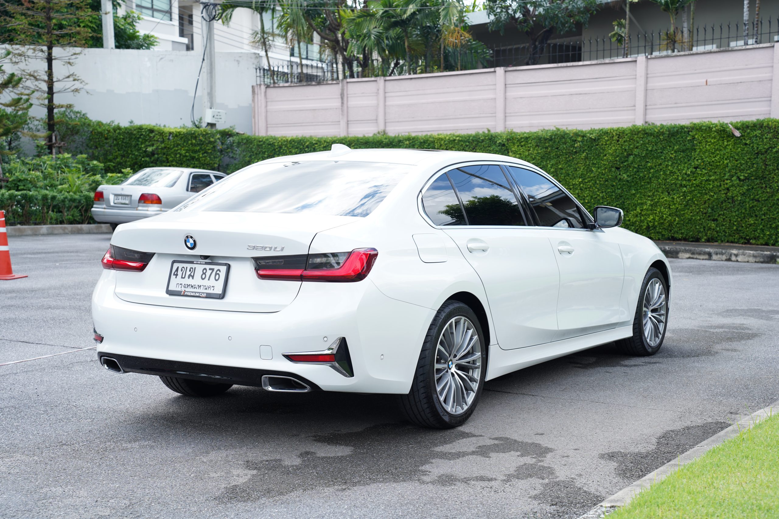 2023 BMW 320Li 2.0 G28 (ปี 21-26) Luxury Sedan - Image 8