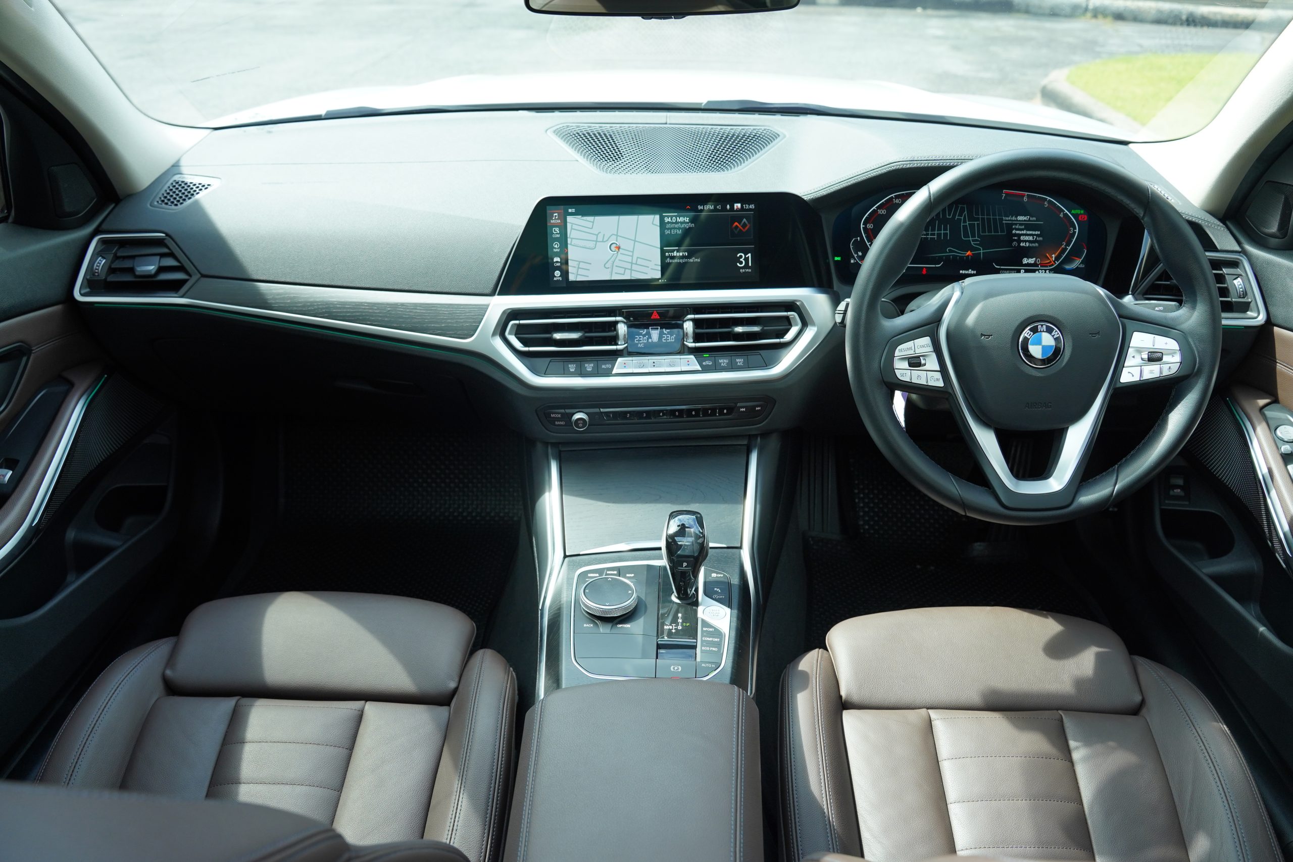 2023 BMW 320Li 2.0 G28 (ปี 21-26) Luxury Sedan - Image 17