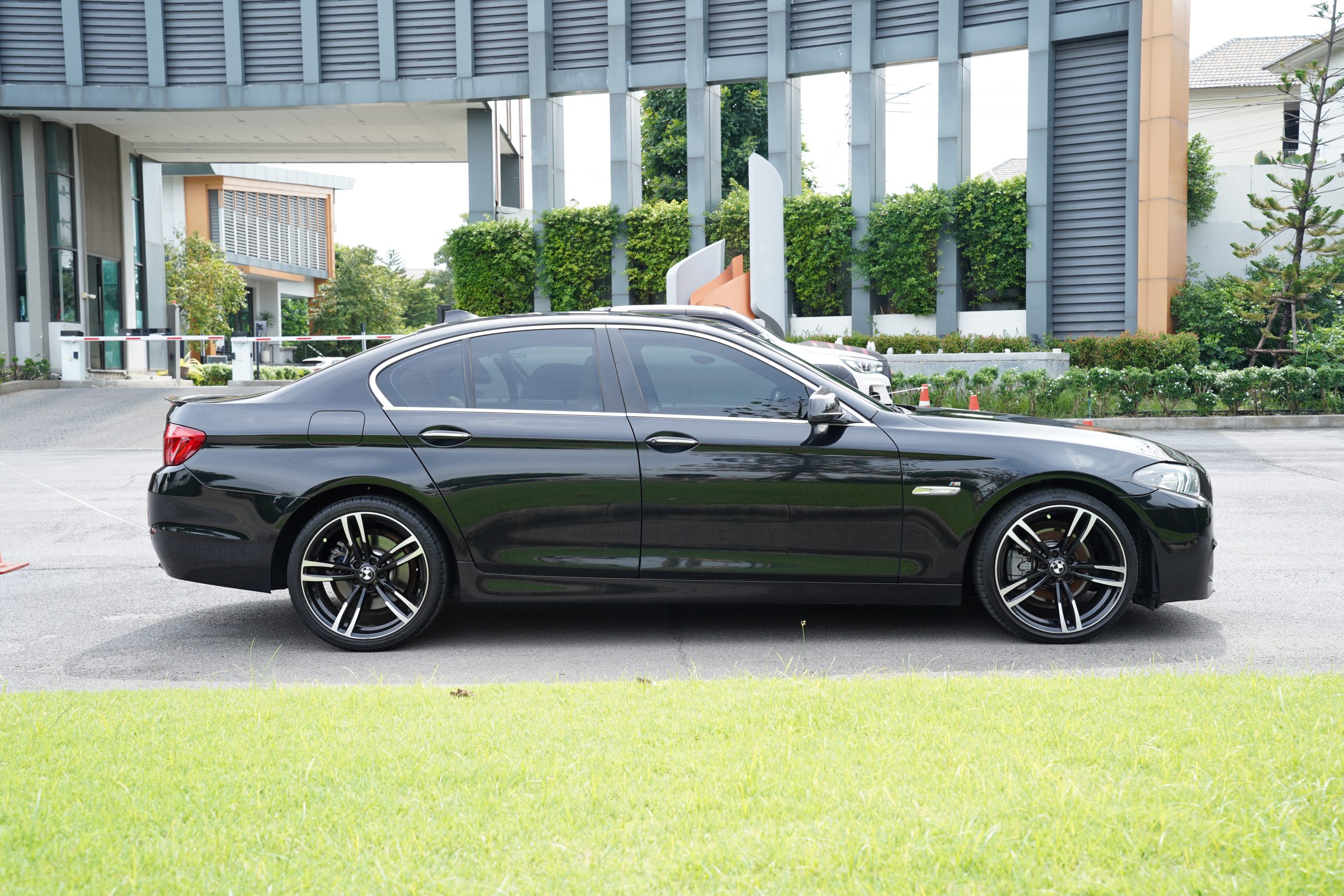 2010 BMW 525d 3.0 F10 Sedan - Image 8