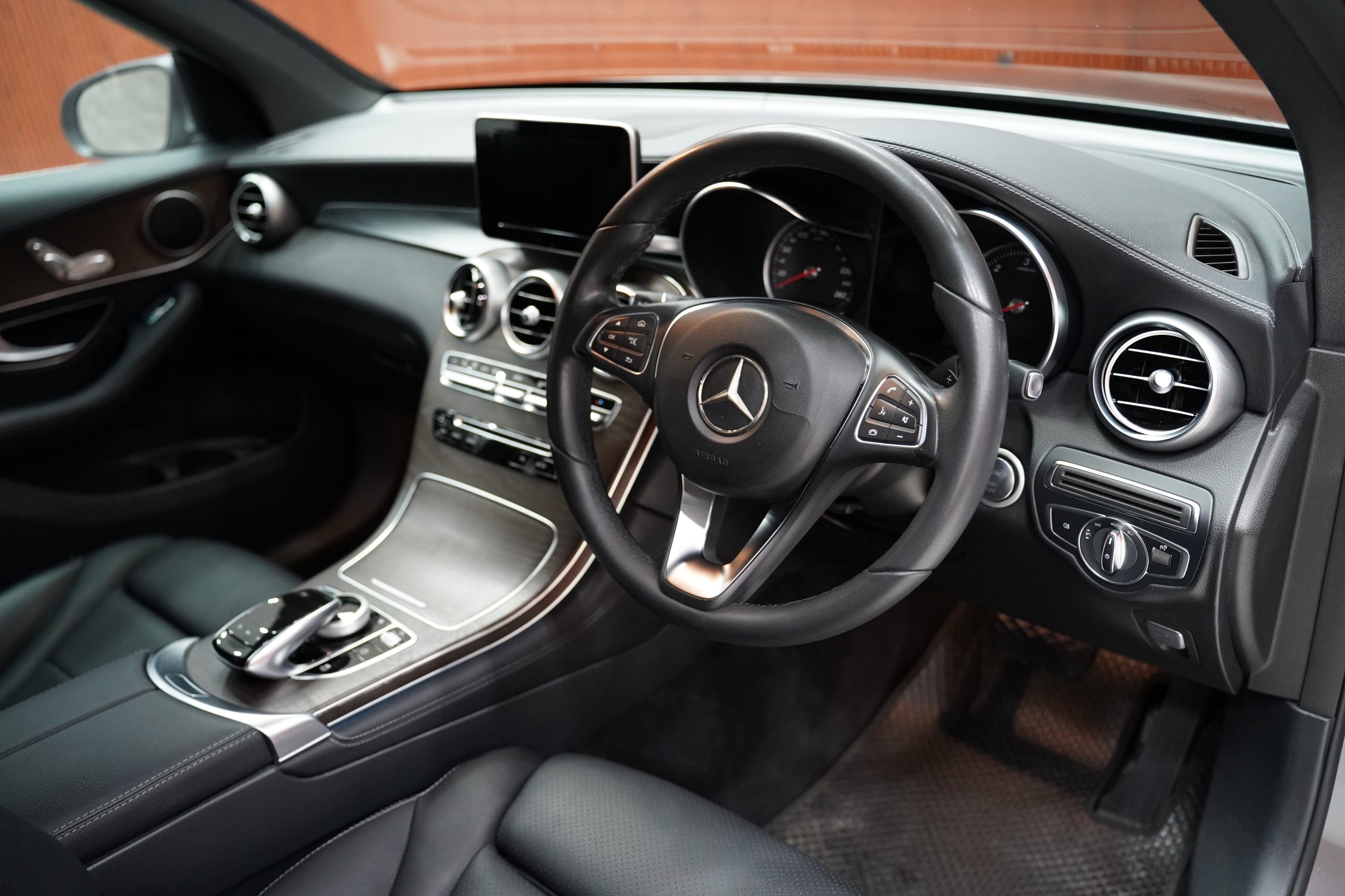 2017 Mercedes-Benz GLC250 2.1 W253 (ปี 15-22) d 4MATIC 4WD SUV - Image 11