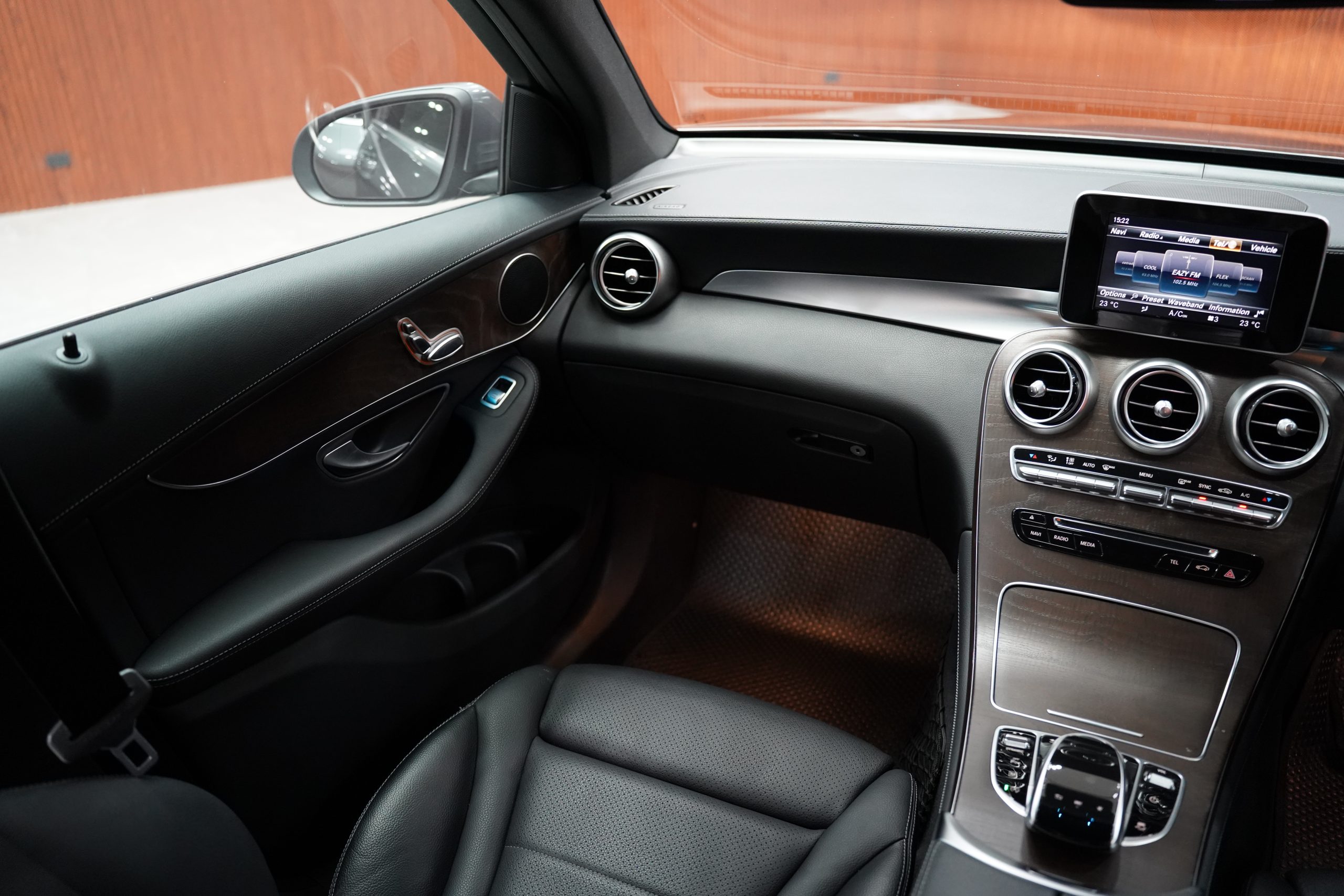 2017 Mercedes-Benz GLC250 2.1 W253 (ปี 15-22) d 4MATIC 4WD SUV - Image 18