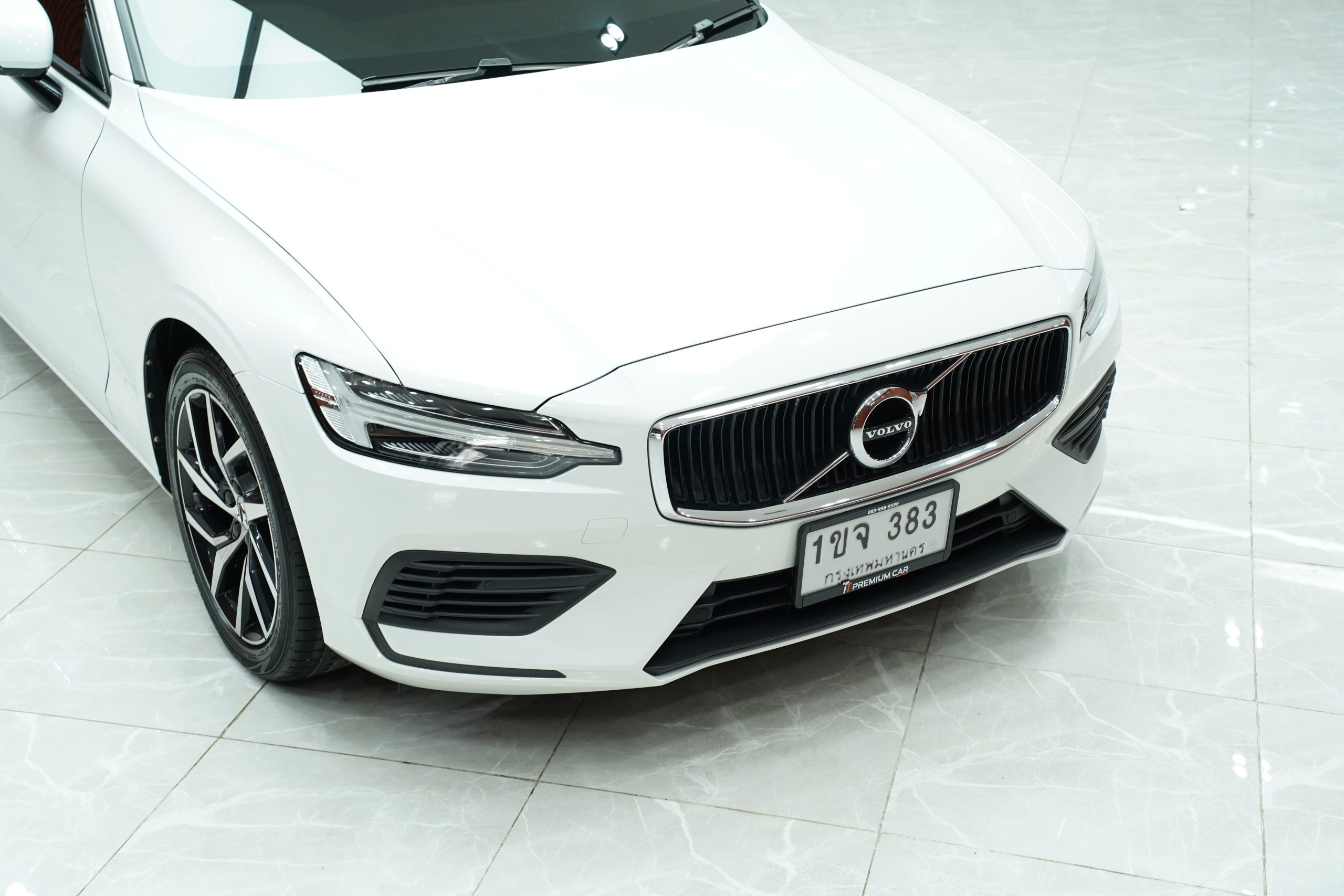 2020 Volvo S60 2.0 (ปี 20-28) T8 Momentum AWD Sedan - Image 4