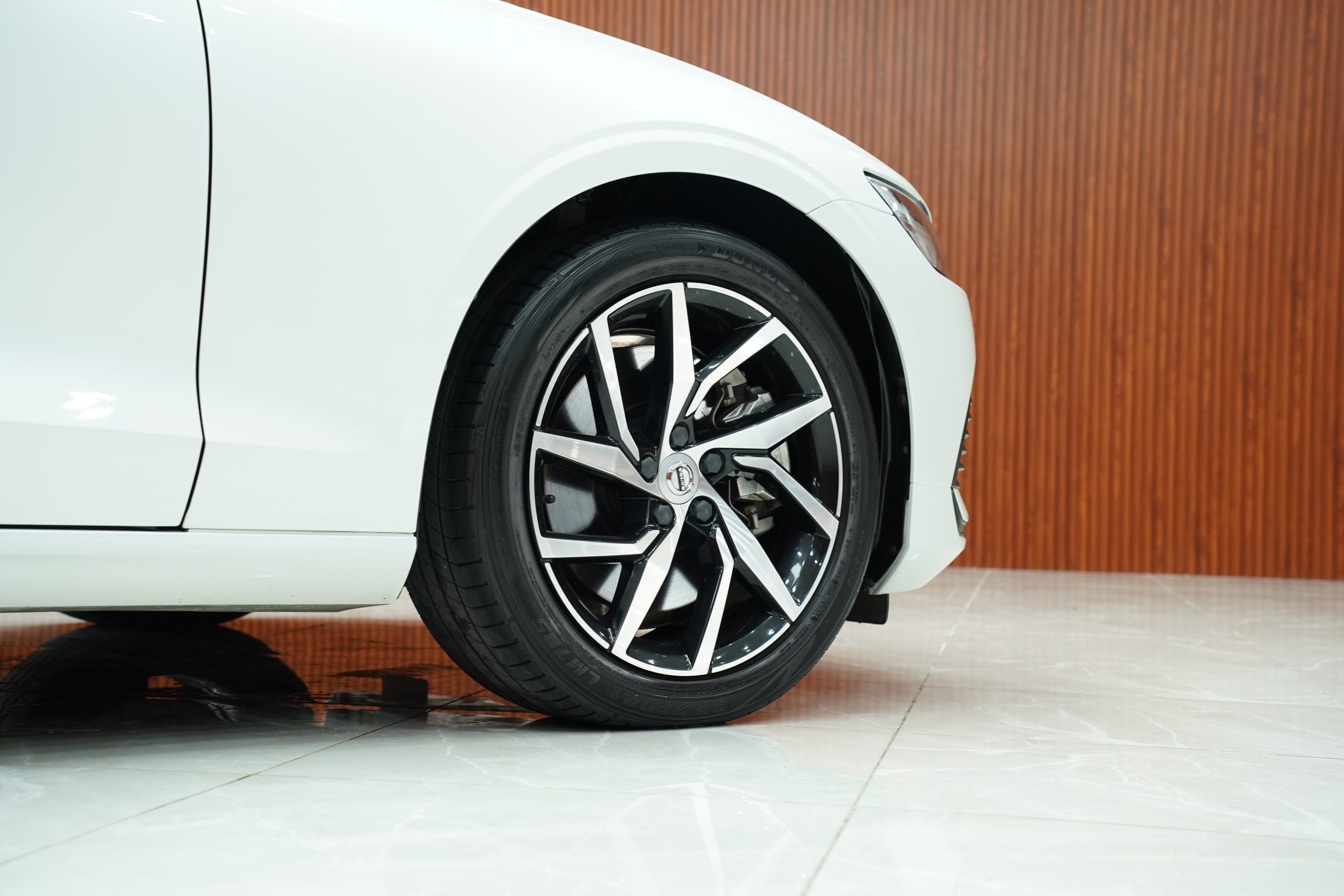 2020 Volvo S60 2.0 (ปี 20-28) T8 Momentum AWD Sedan - Image 7