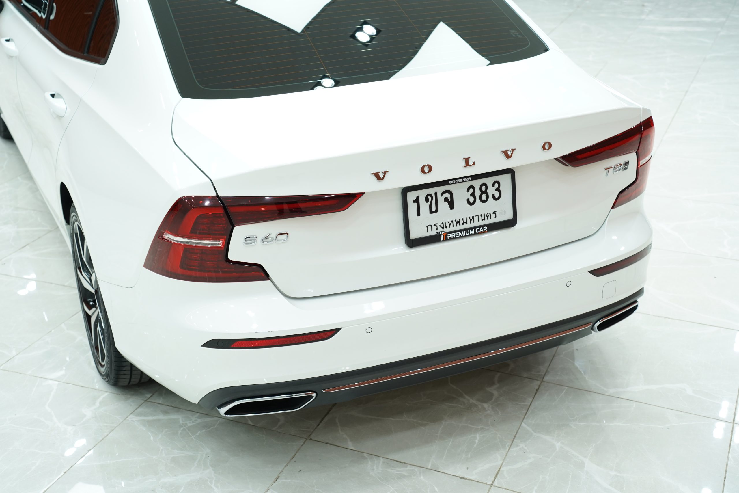 2020 Volvo S60 2.0 (ปี 20-28) T8 Momentum AWD Sedan - Image 10