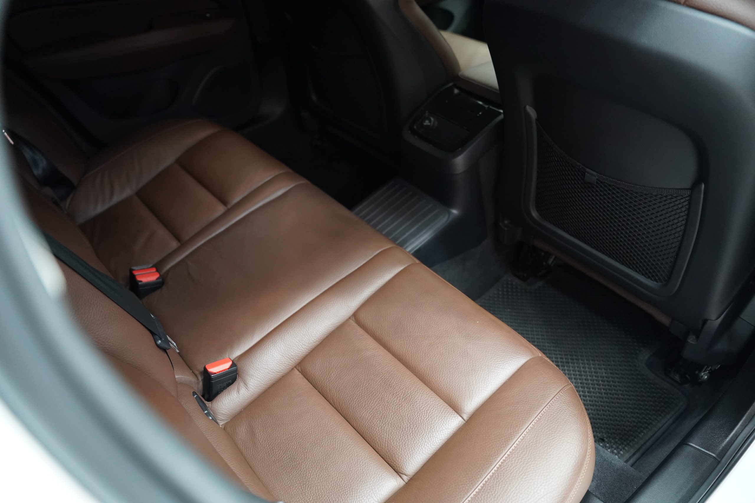 2020 Volvo S60 2.0 (ปี 20-28) T8 Momentum AWD Sedan - Image 19