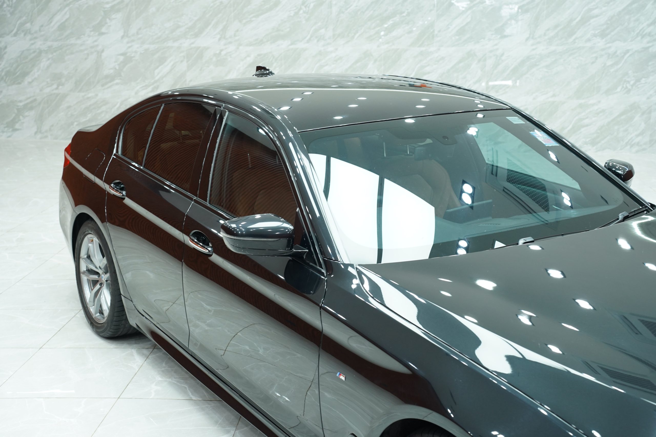 2019 BMW 520d 2.0 G30 (ปี 17-22) M Sport Sedan - Image 5