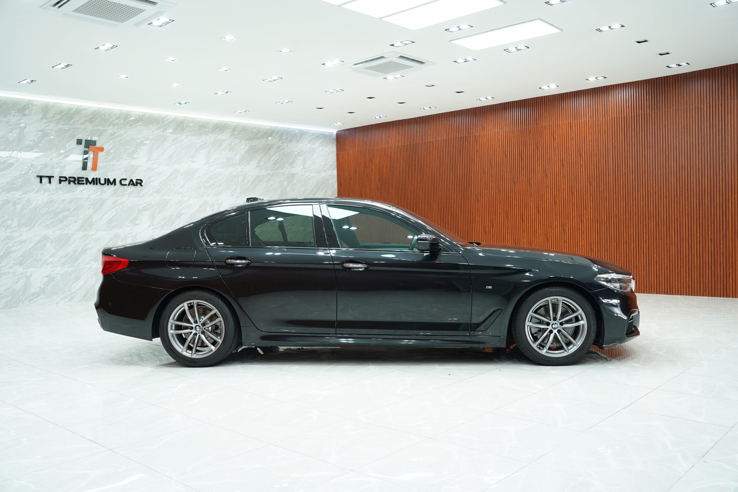 2019 BMW 520d 2.0 G30 (ปี 17-22) M Sport Sedan - Image 7