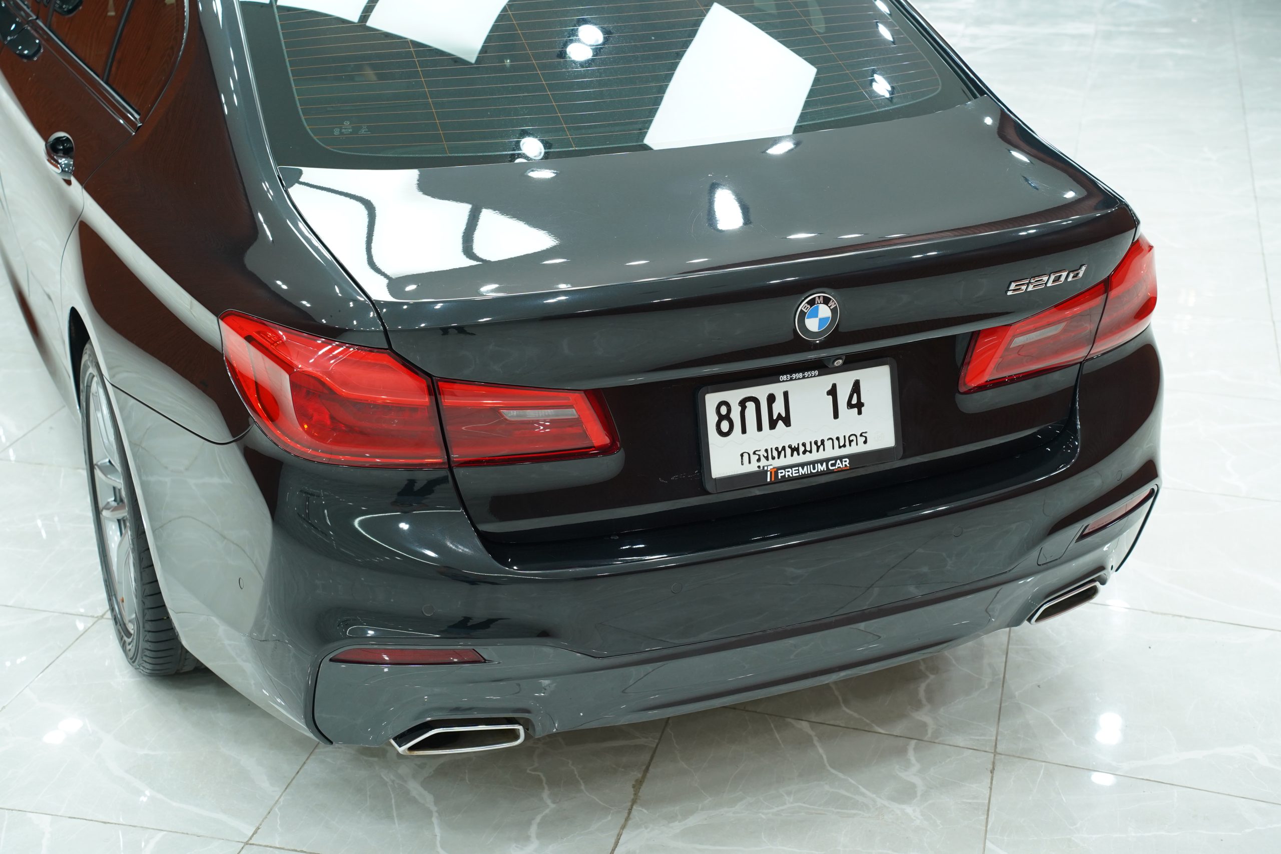 2019 BMW 520d 2.0 G30 (ปี 17-22) M Sport Sedan - Image 9