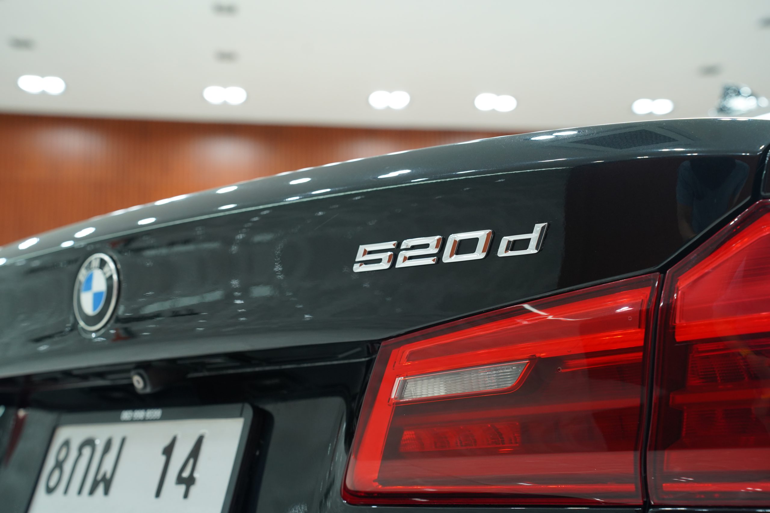 2019 BMW 520d 2.0 G30 (ปี 17-22) M Sport Sedan - Image 10