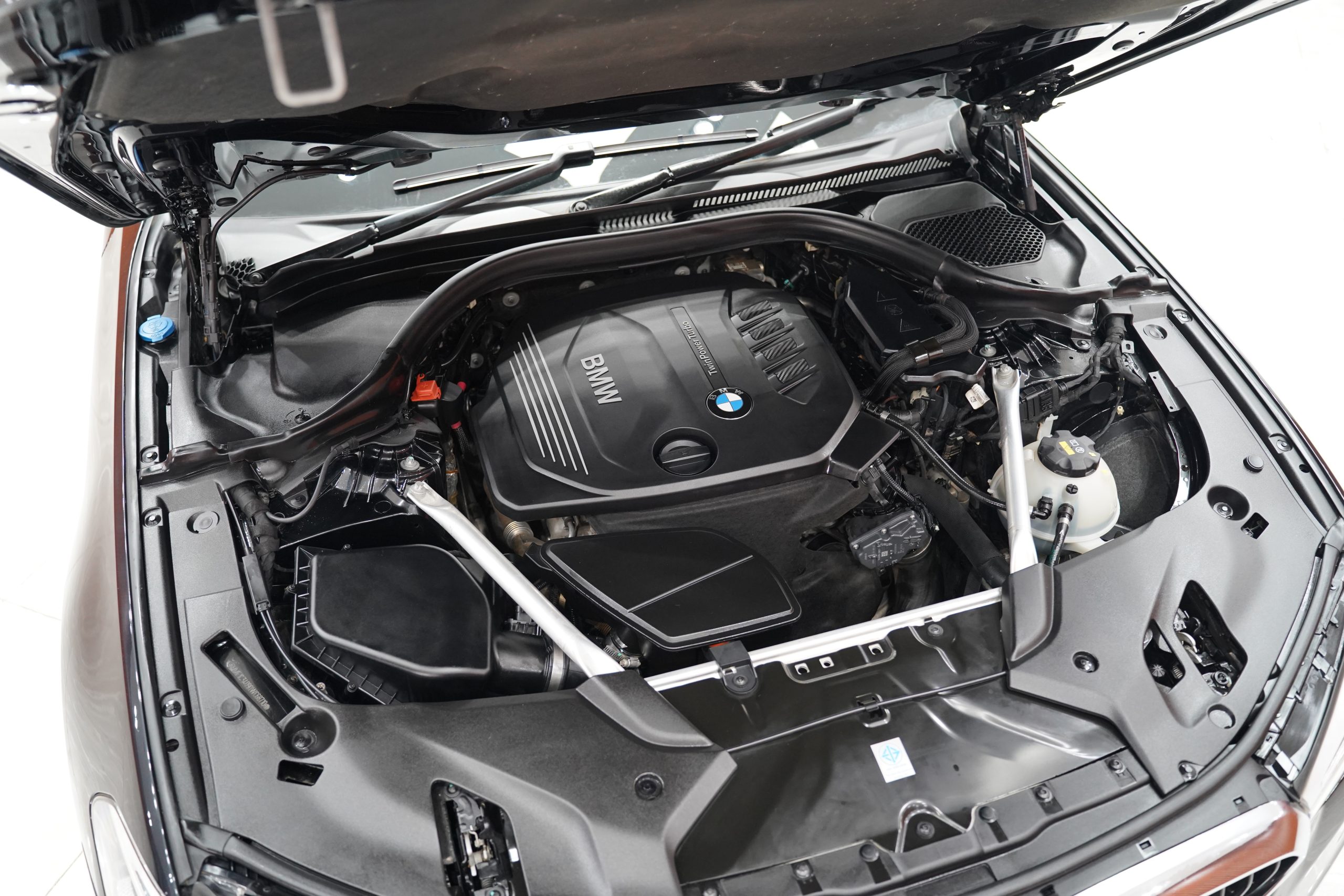 2019 BMW 520d 2.0 G30 (ปี 17-22) M Sport Sedan - Image 14