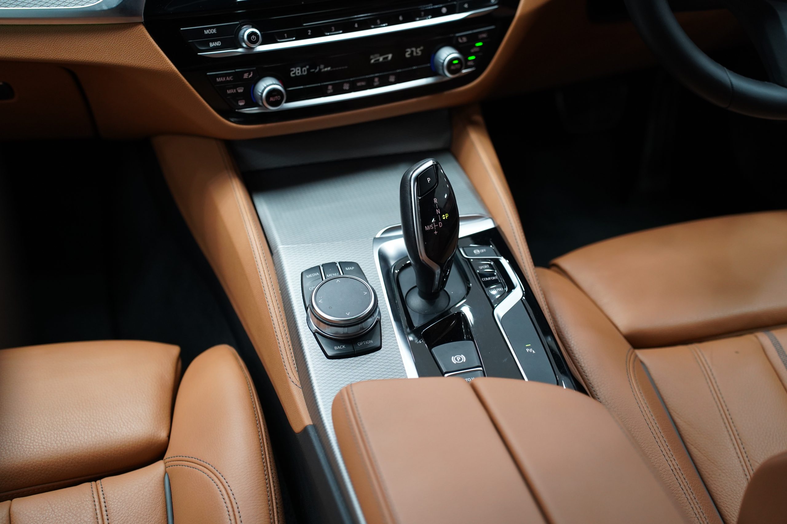 2019 BMW 520d 2.0 G30 (ปี 17-22) M Sport Sedan - Image 22