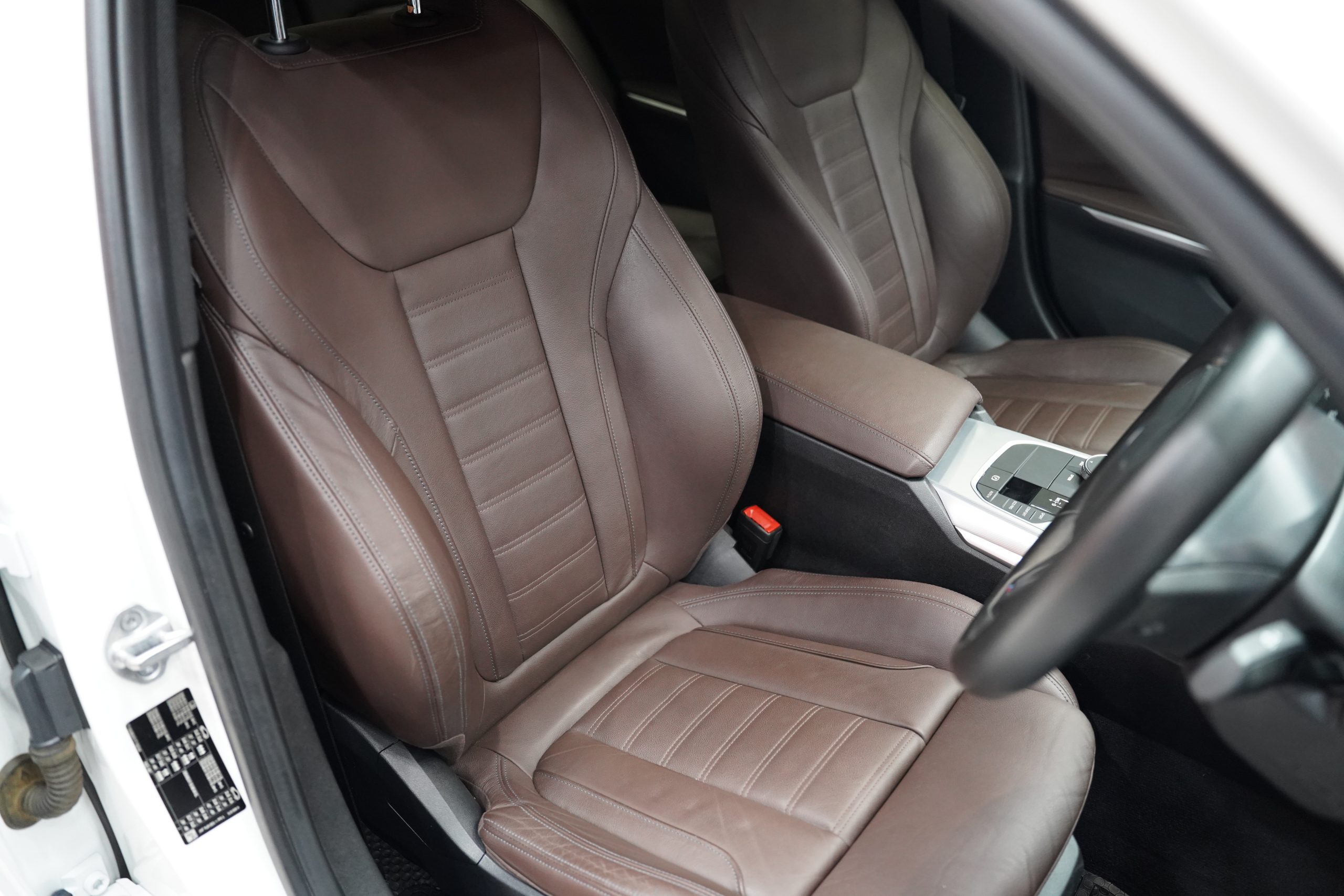 2020 BMW 320d 2.0 G20 (ปี 19-26) M Sport Sedan - Image 11