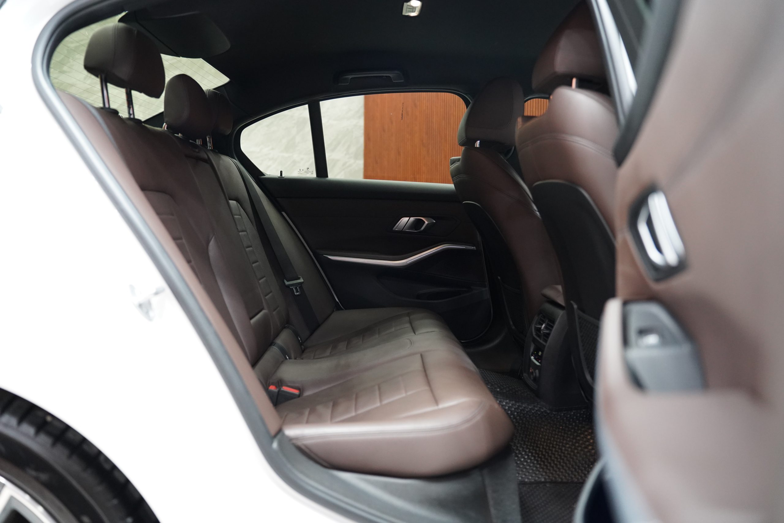 2020 BMW 320d 2.0 G20 (ปี 19-26) M Sport Sedan - Image 17