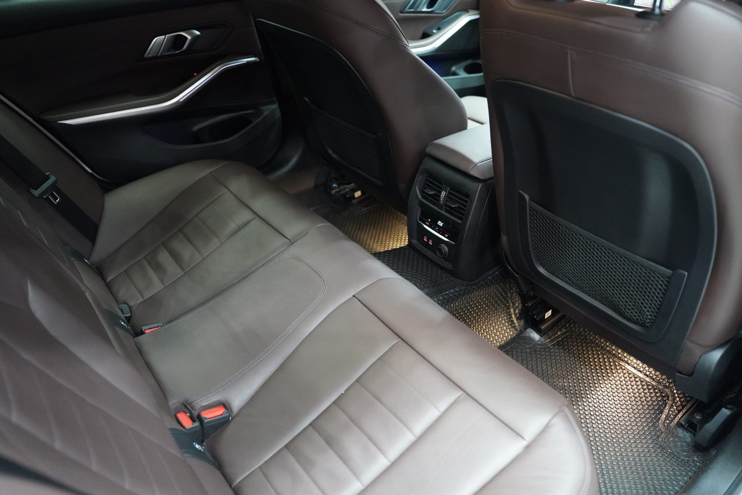 2020 BMW 320d 2.0 G20 (ปี 19-26) M Sport Sedan - Image 18