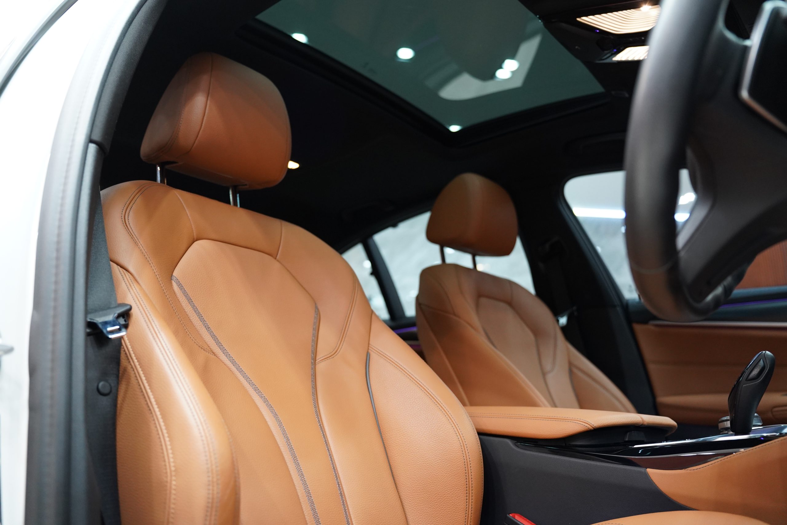 2021 BMW 530e 2.0 G30 (ปี 17-22) M Sport Sedan - Image 14