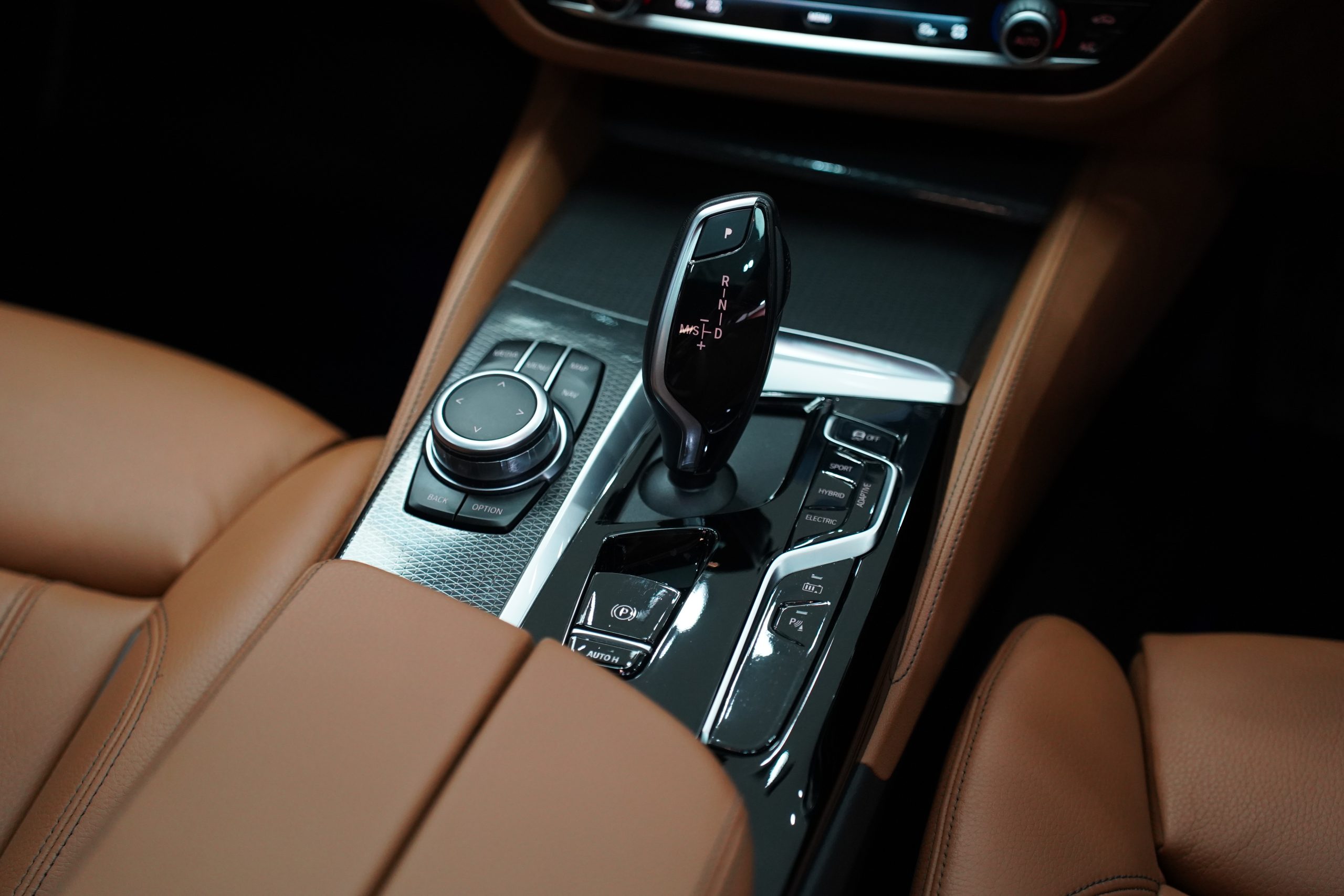 2023 BMW 530e 2.0 G30 (ปี 17-22) M Sport Sedan - Image 23