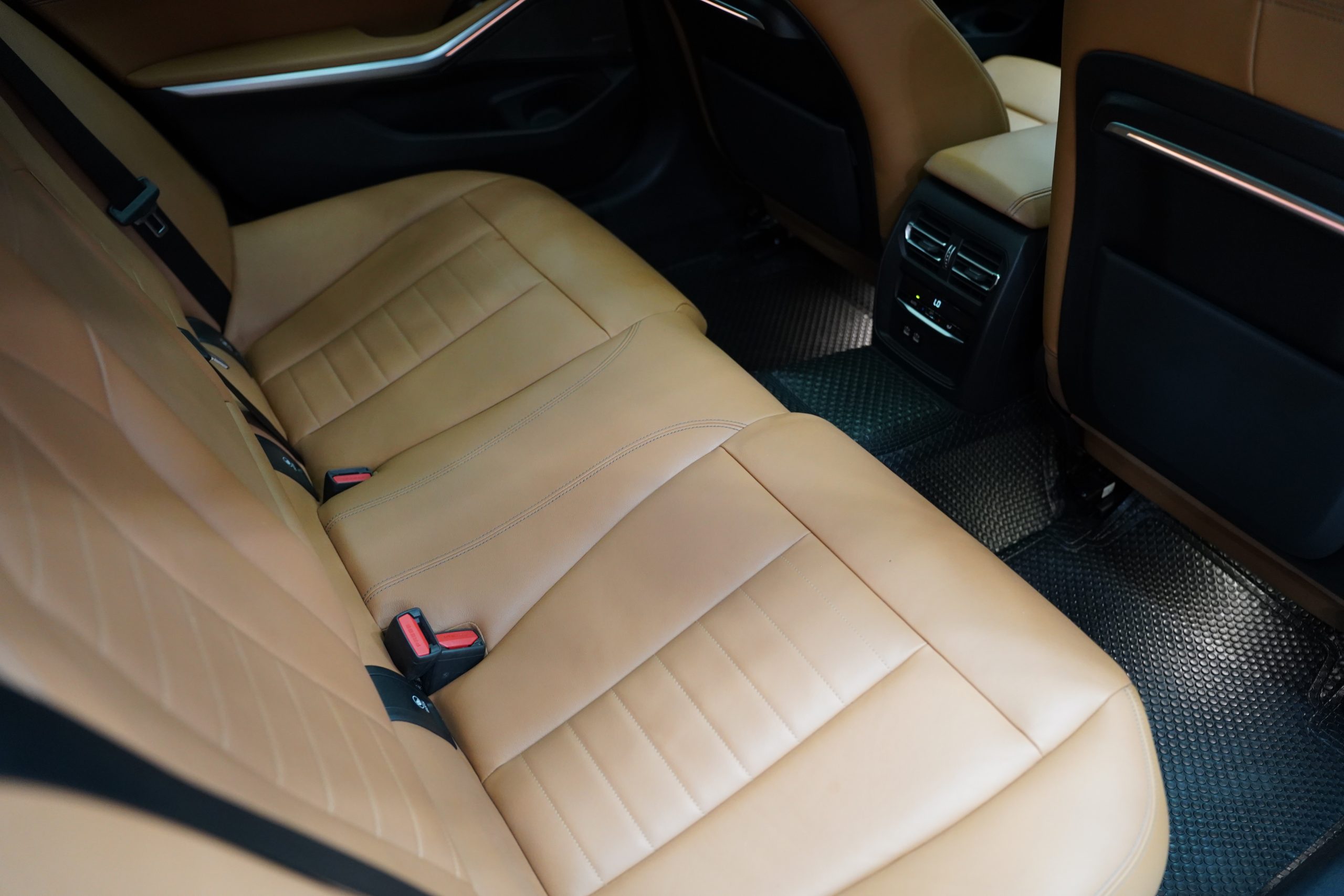 2024 BMW 330Li 2.0 G28 (ปี 21-26) M Sport Sedan - Image 19