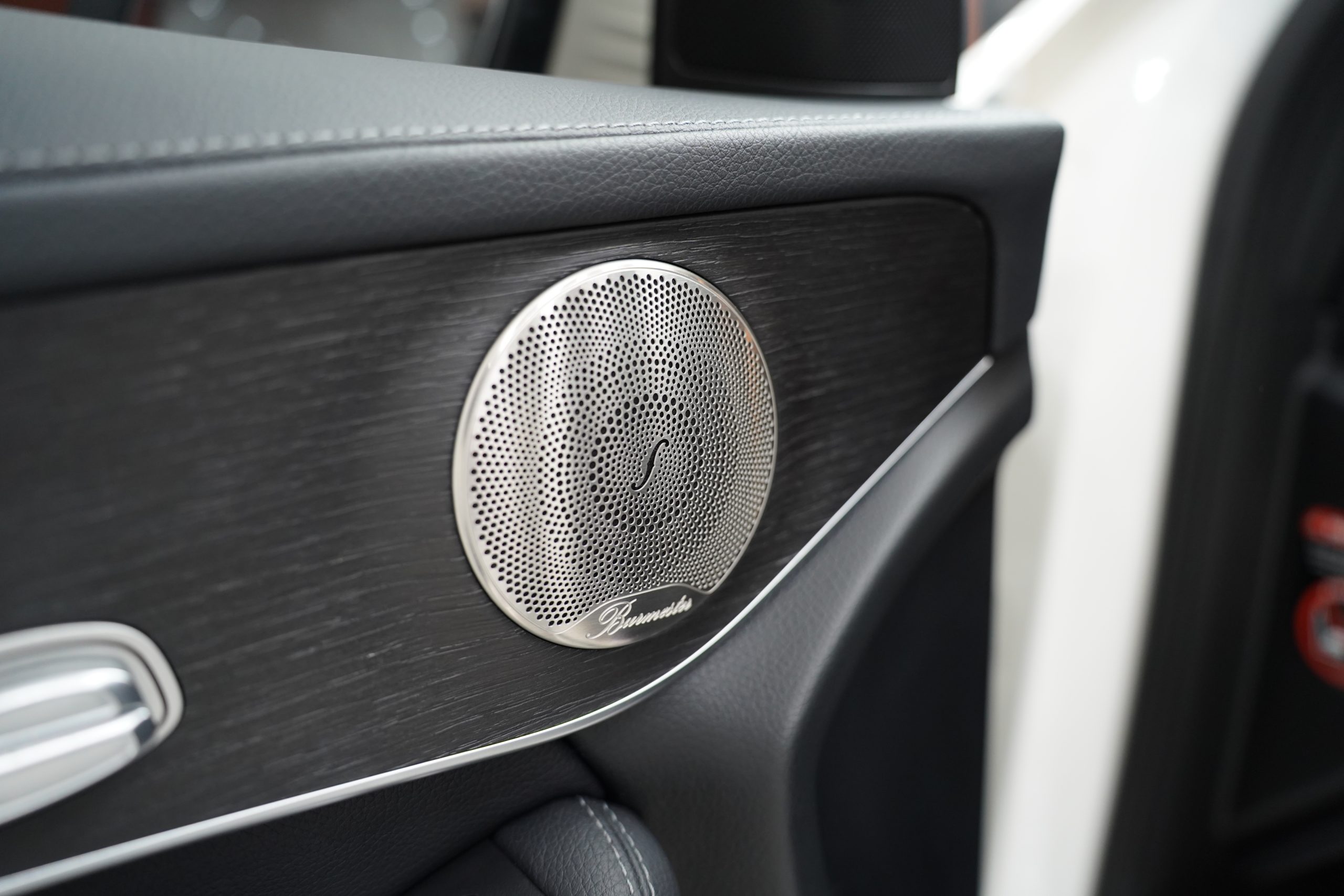 2022 Mercedes-Benz GLC300 2.0 W253 (ปี 15-22) e 4MATIC AMG Dynamic 4WD SUV - Image 24