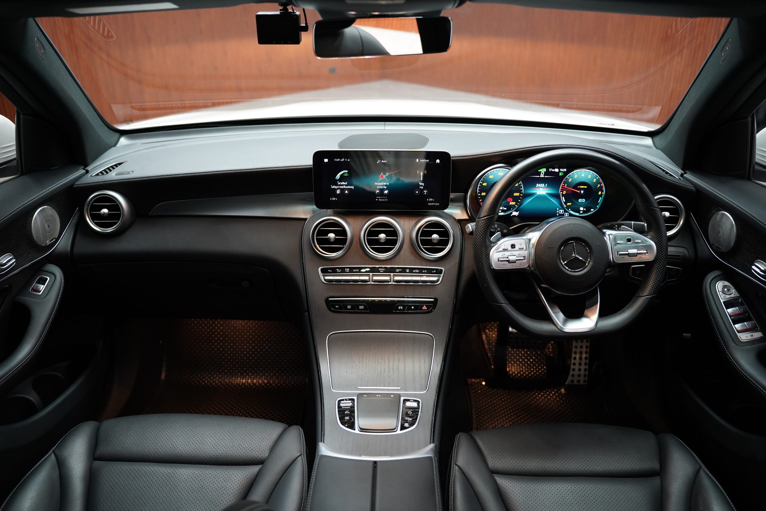 2022 Mercedes-Benz GLC300 2.0 W253 (ปี 15-22) e 4MATIC AMG Dynamic 4WD SUV - Image 25