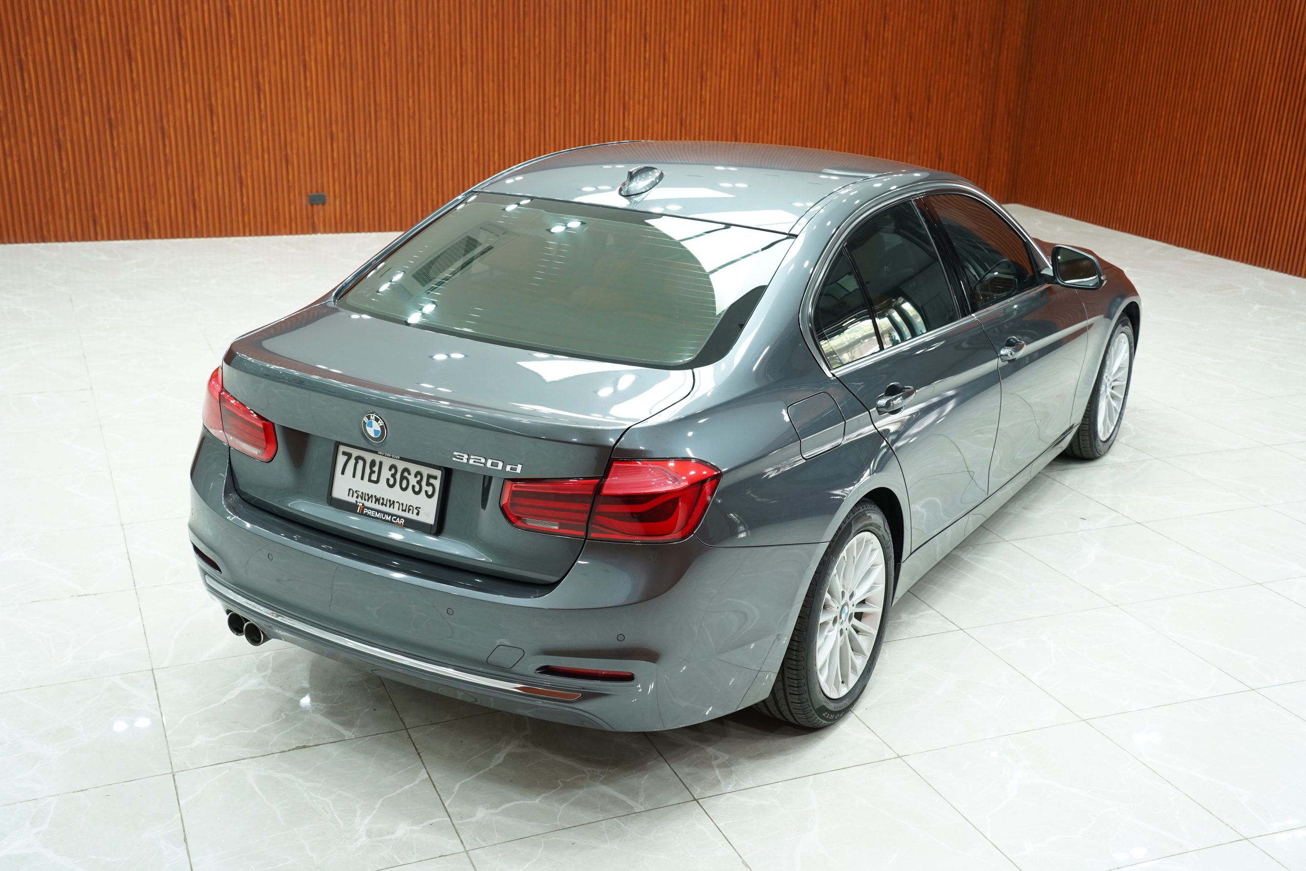 2018 BMW 320d 2.0 F30 (ปี 11-16) Sedan - Image 9