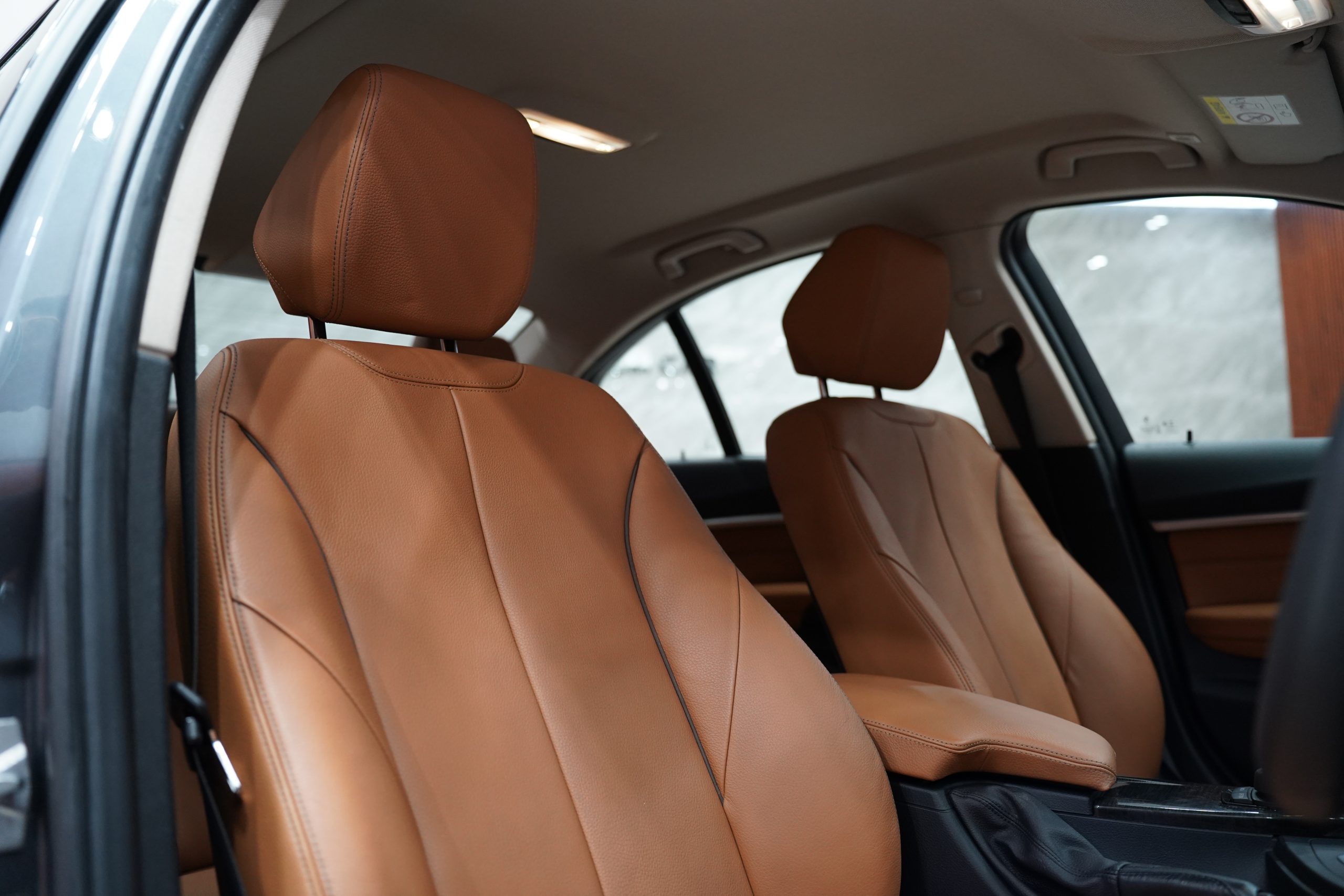 2018 BMW 320d 2.0 F30 (ปี 11-16) Sedan - Image 12