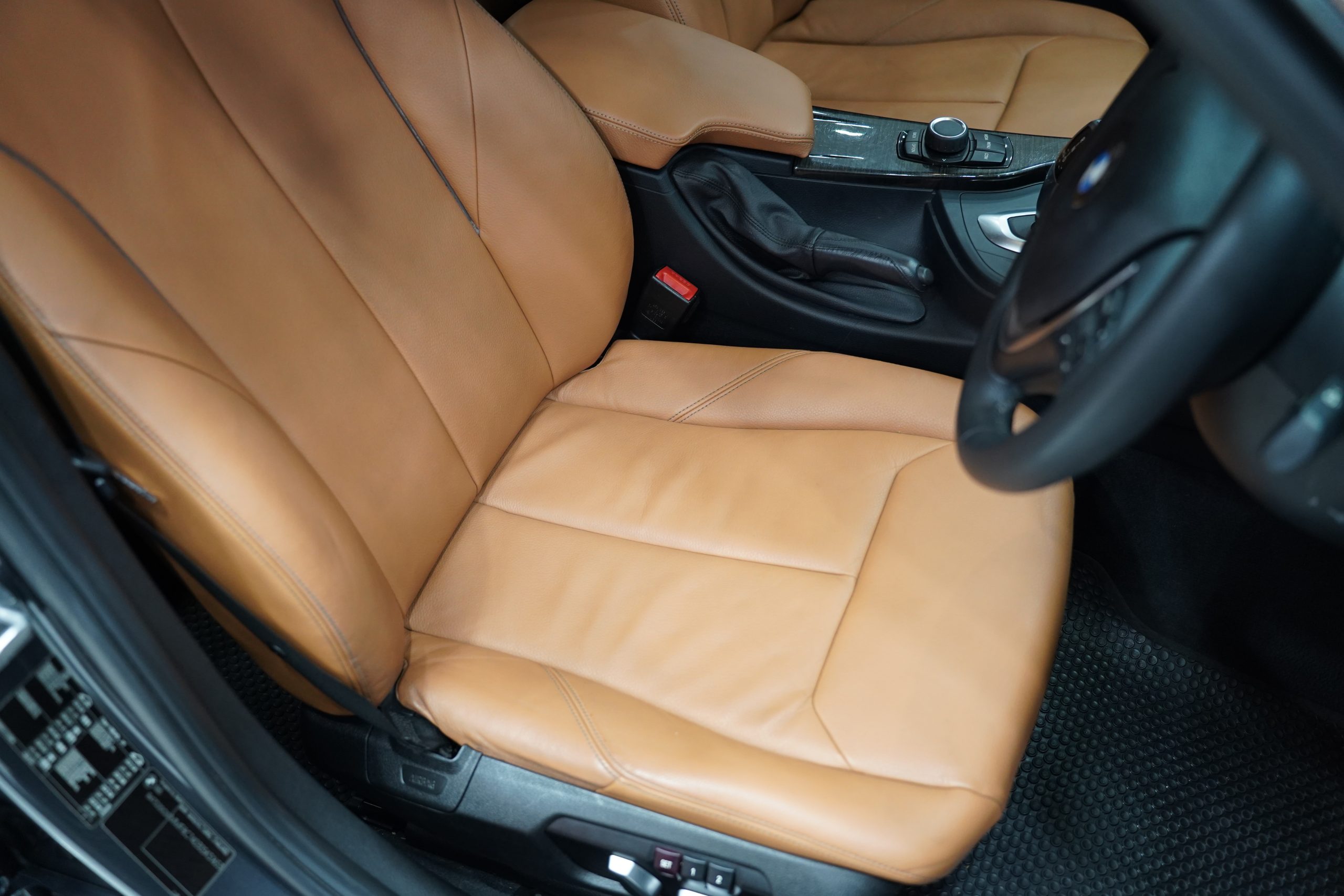 2018 BMW 320d 2.0 F30 (ปี 11-16) Sedan - Image 13