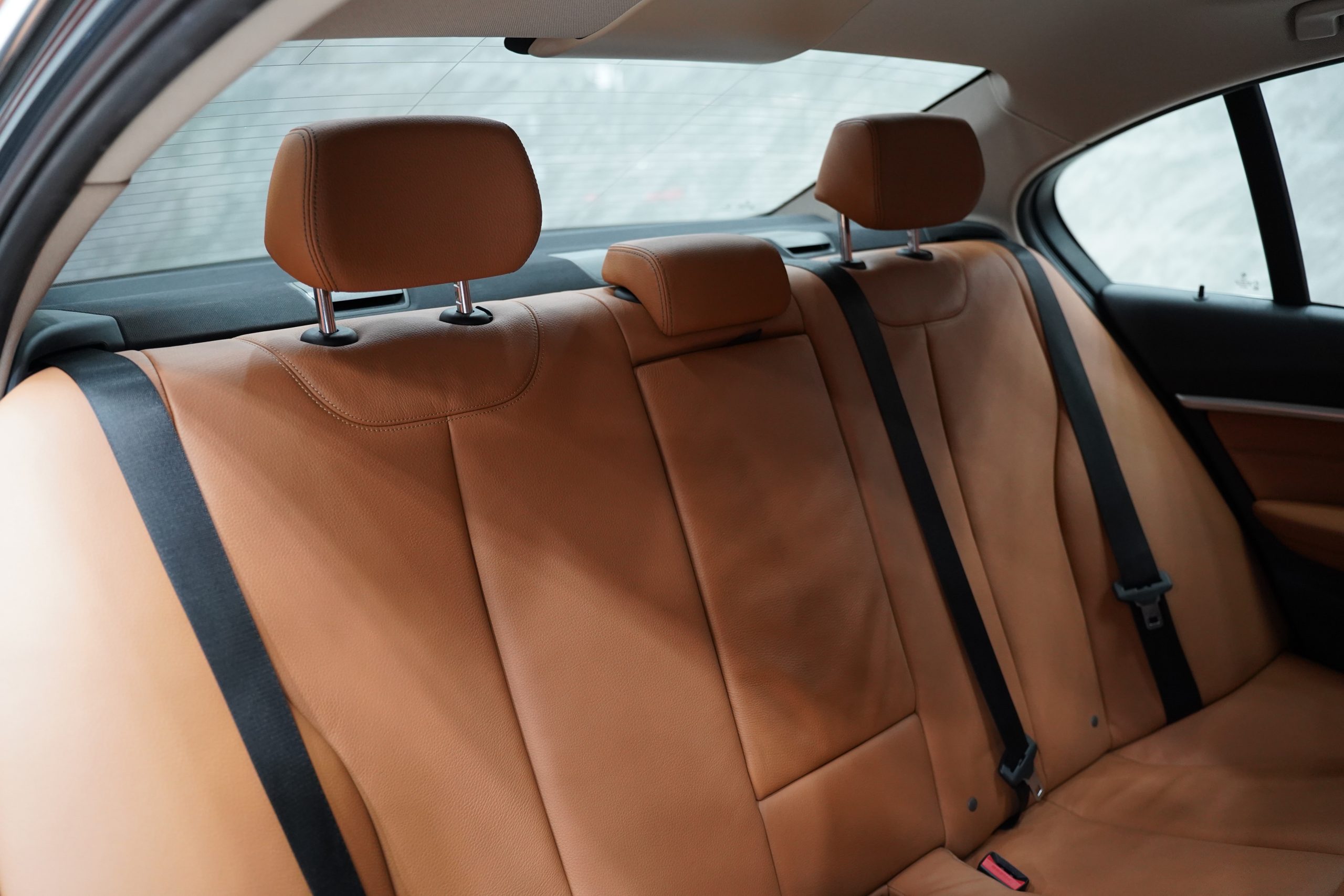 2018 BMW 320d 2.0 F30 (ปี 11-16) Sedan - Image 20