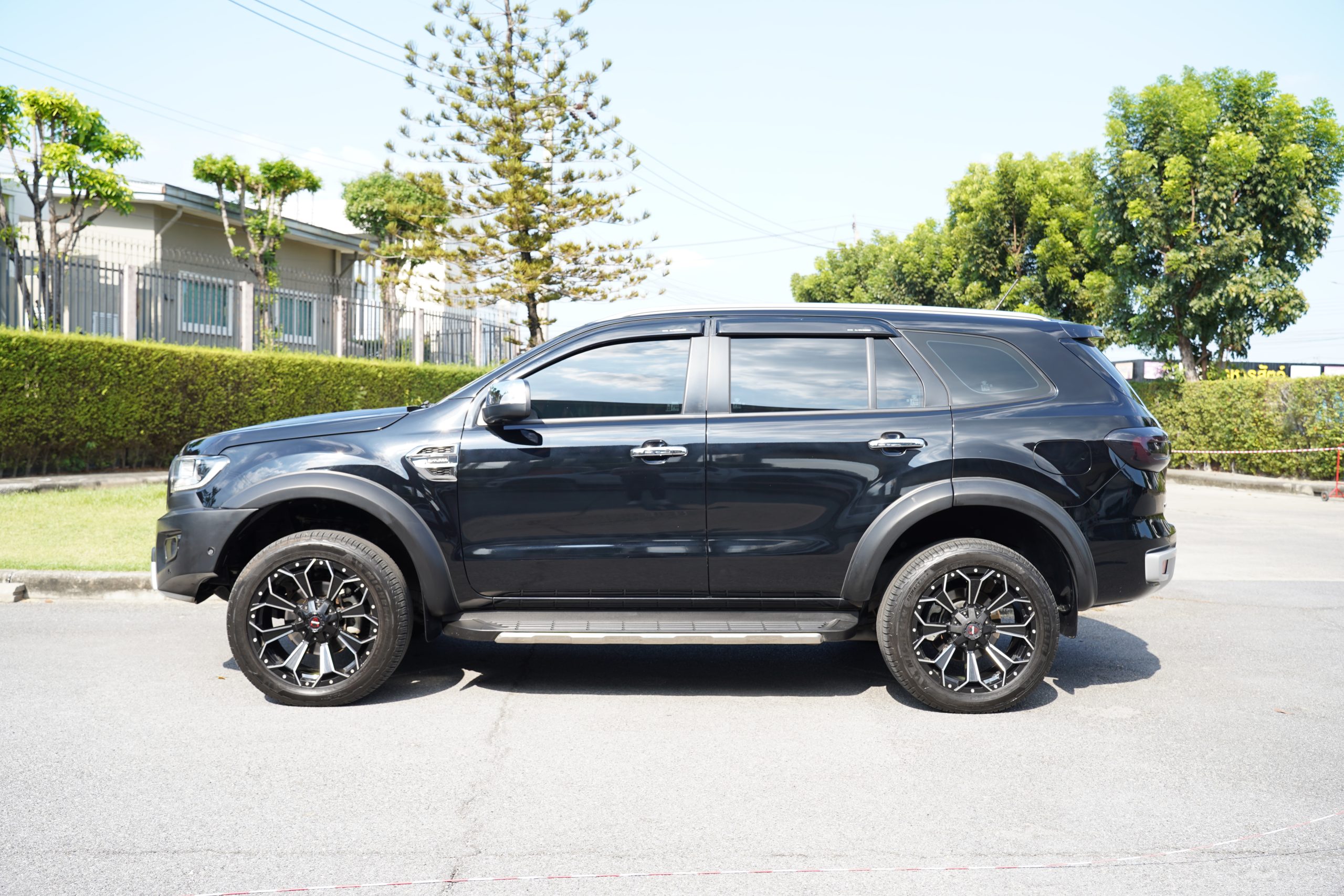 2022 Ford EVEREST 2.0 (ปี 15-22) Titanium+ SUV - Image 7