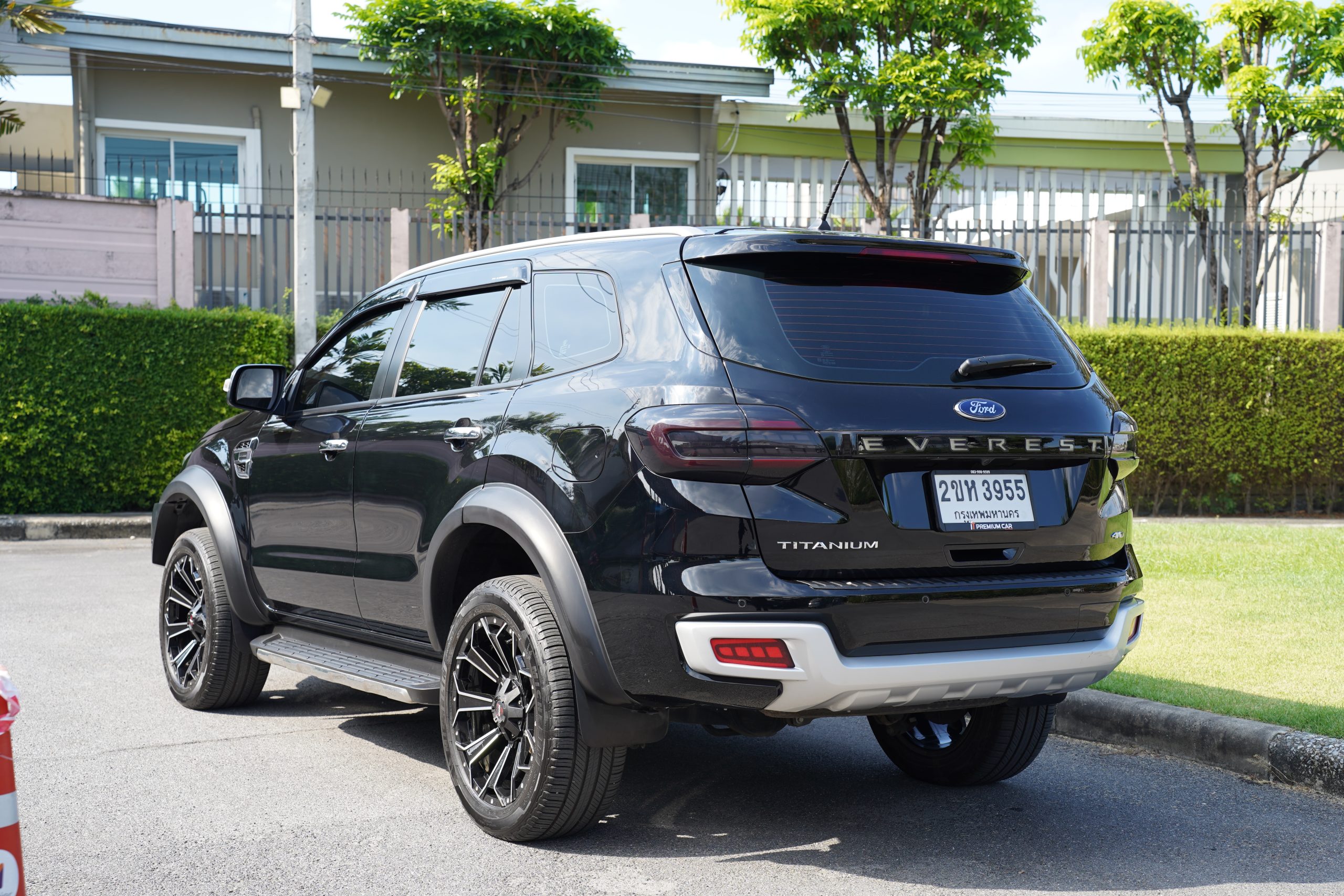 2022 Ford EVEREST 2.0 (ปี 15-22) Titanium+ SUV - Image 8