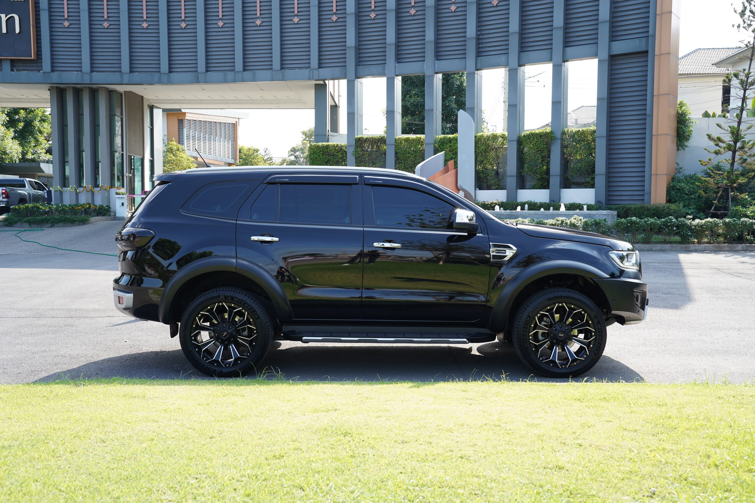 2022 Ford EVEREST 2.0 (ปี 15-22) Titanium+ SUV - Image 11