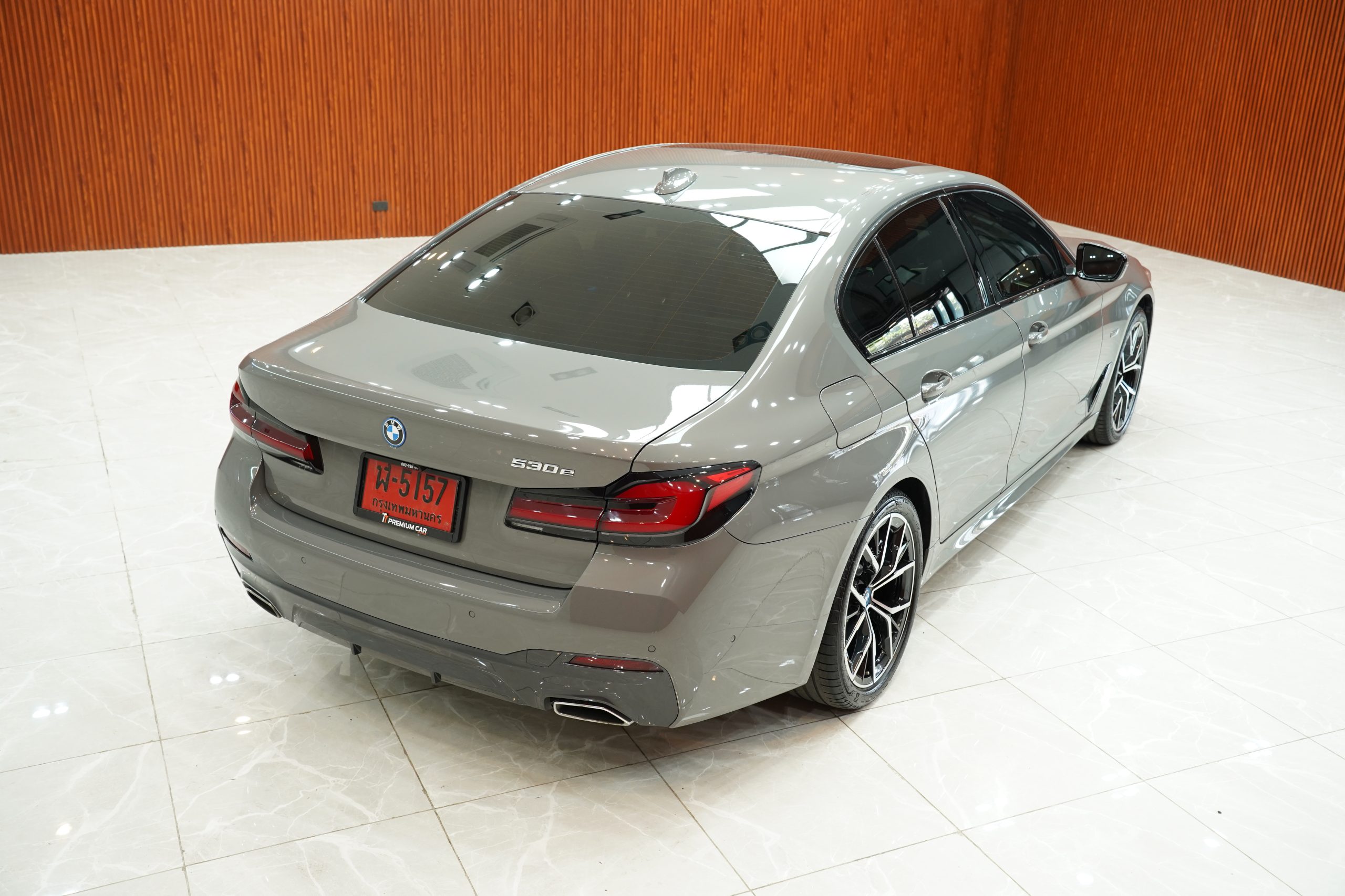 2022 BMW 530e 2.0 G30 (ปี 17-22) M Sport Sedan - Image 8