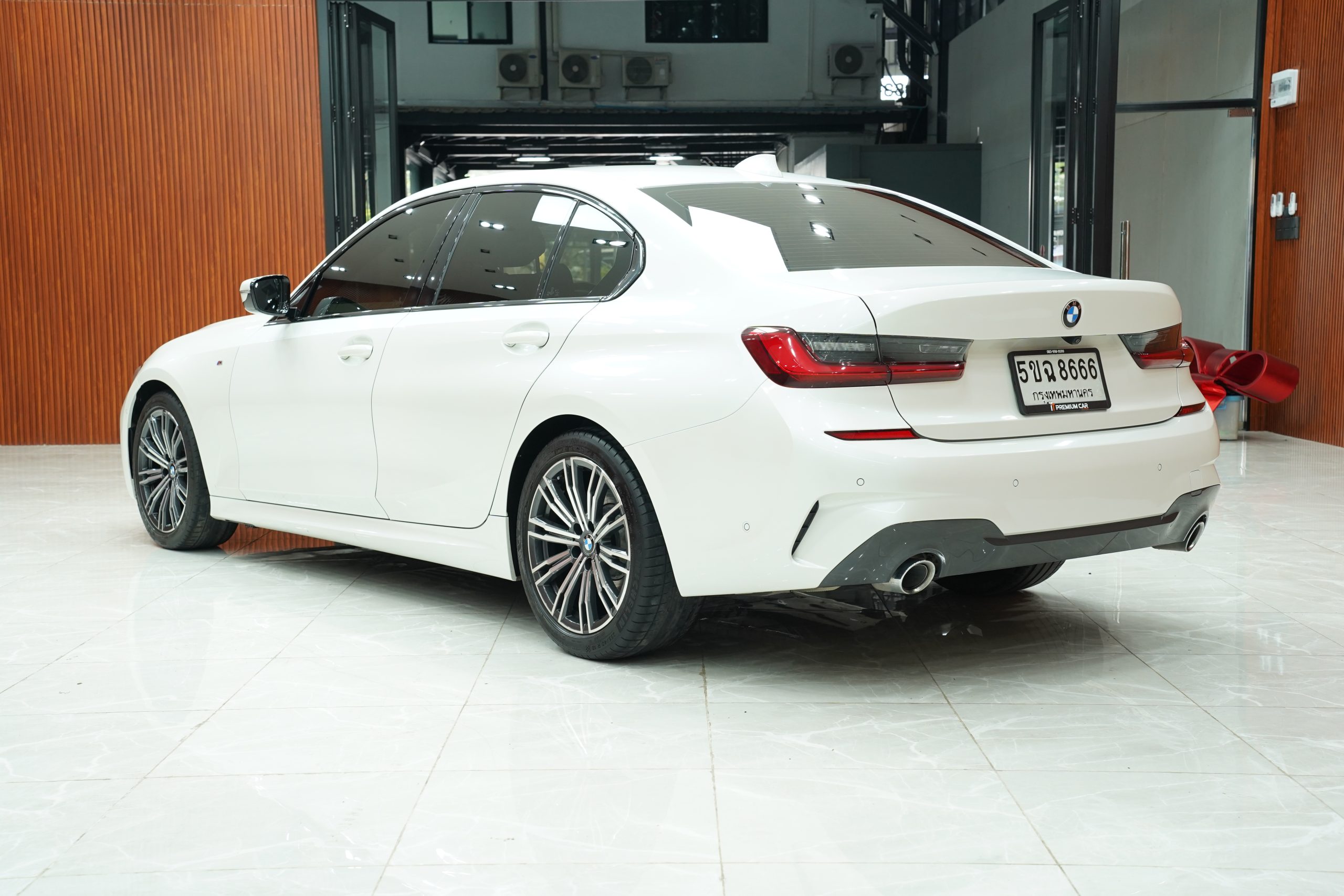 2020 BMW 320d 2.0 G20 (ปี 19-26) M Sport Sedan - Image 6