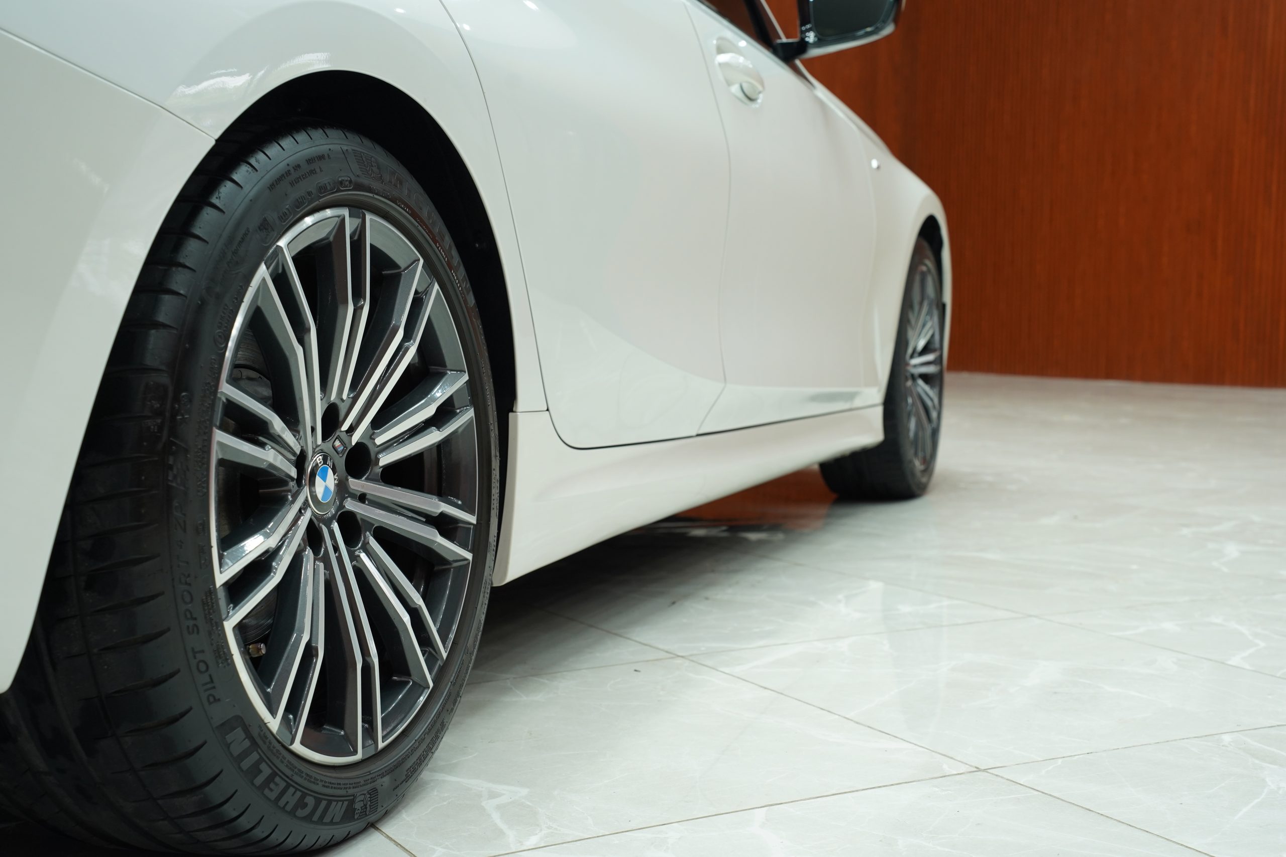 2020 BMW 320d 2.0 G20 (ปี 19-26) M Sport Sedan - Image 10