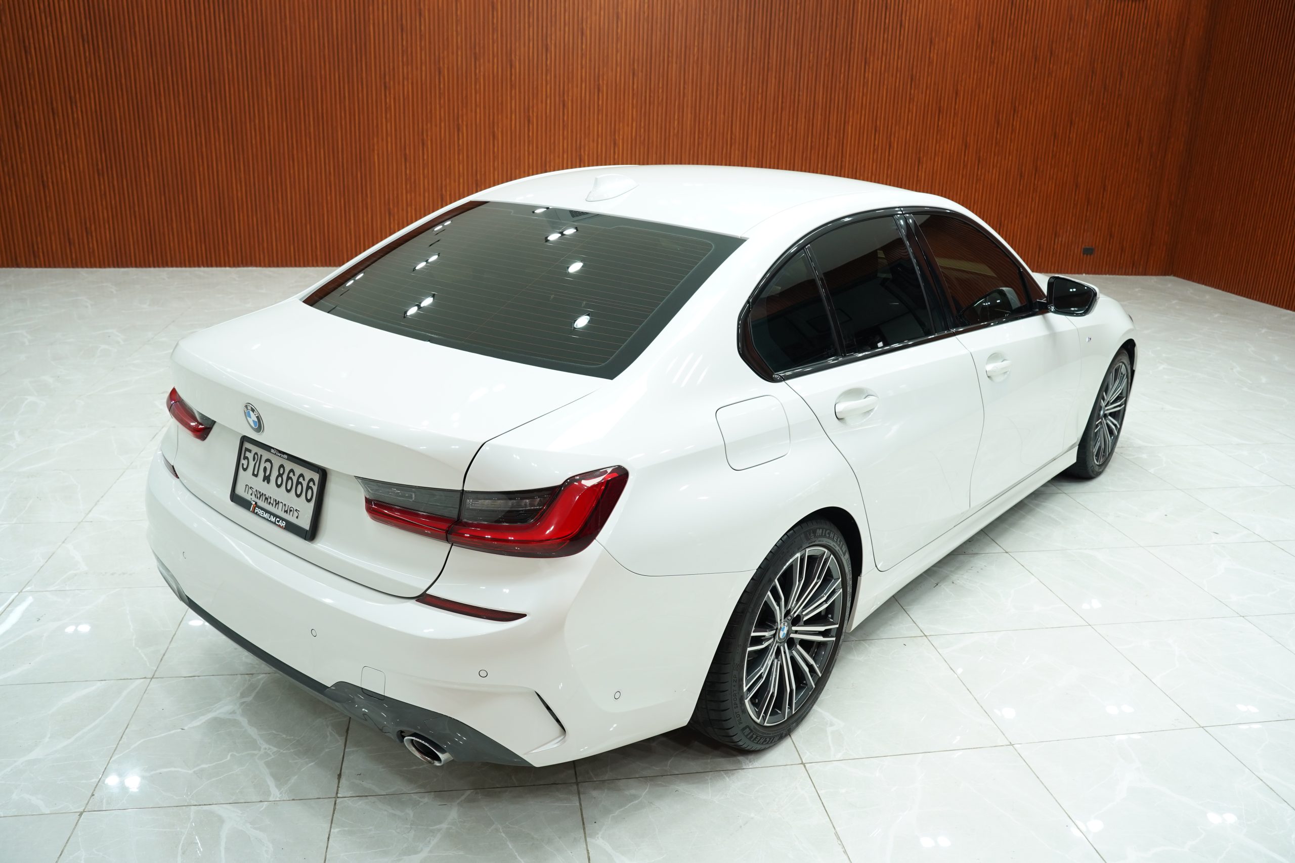 2020 BMW 320d 2.0 G20 (ปี 19-26) M Sport Sedan - Image 12