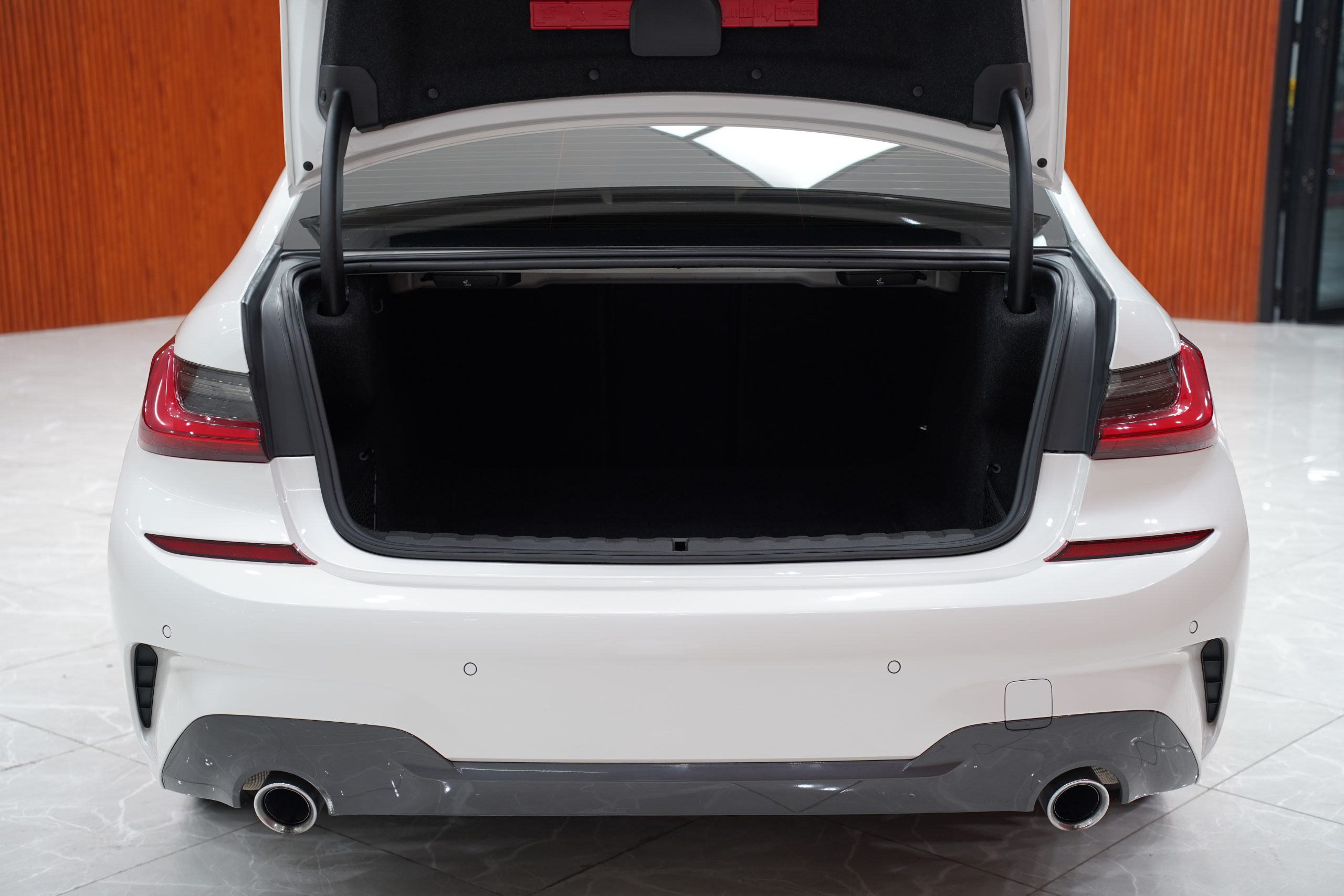 2020 BMW 320d 2.0 G20 (ปี 19-26) M Sport Sedan - Image 14