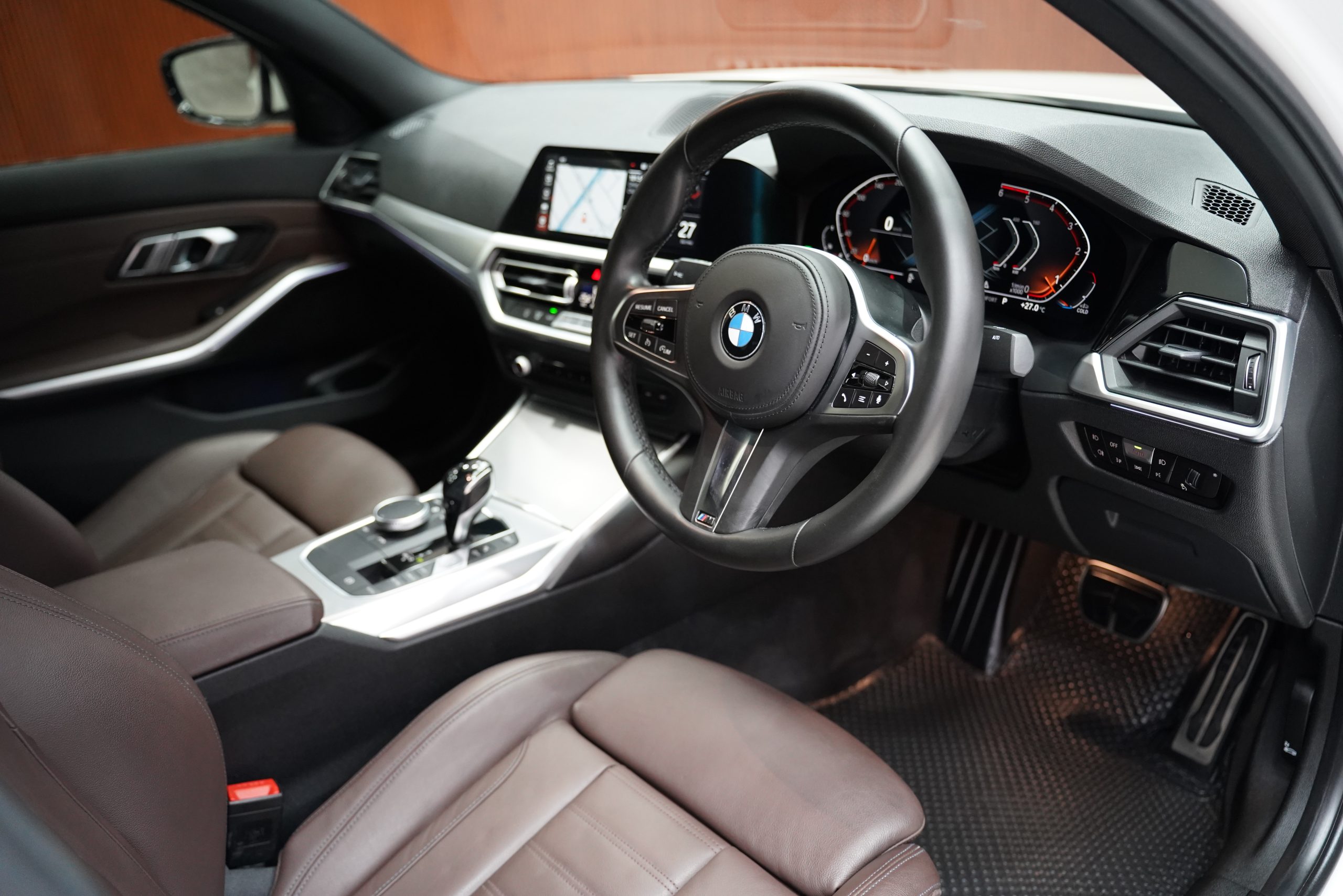 2020 BMW 320d 2.0 G20 (ปี 19-26) M Sport Sedan - Image 16