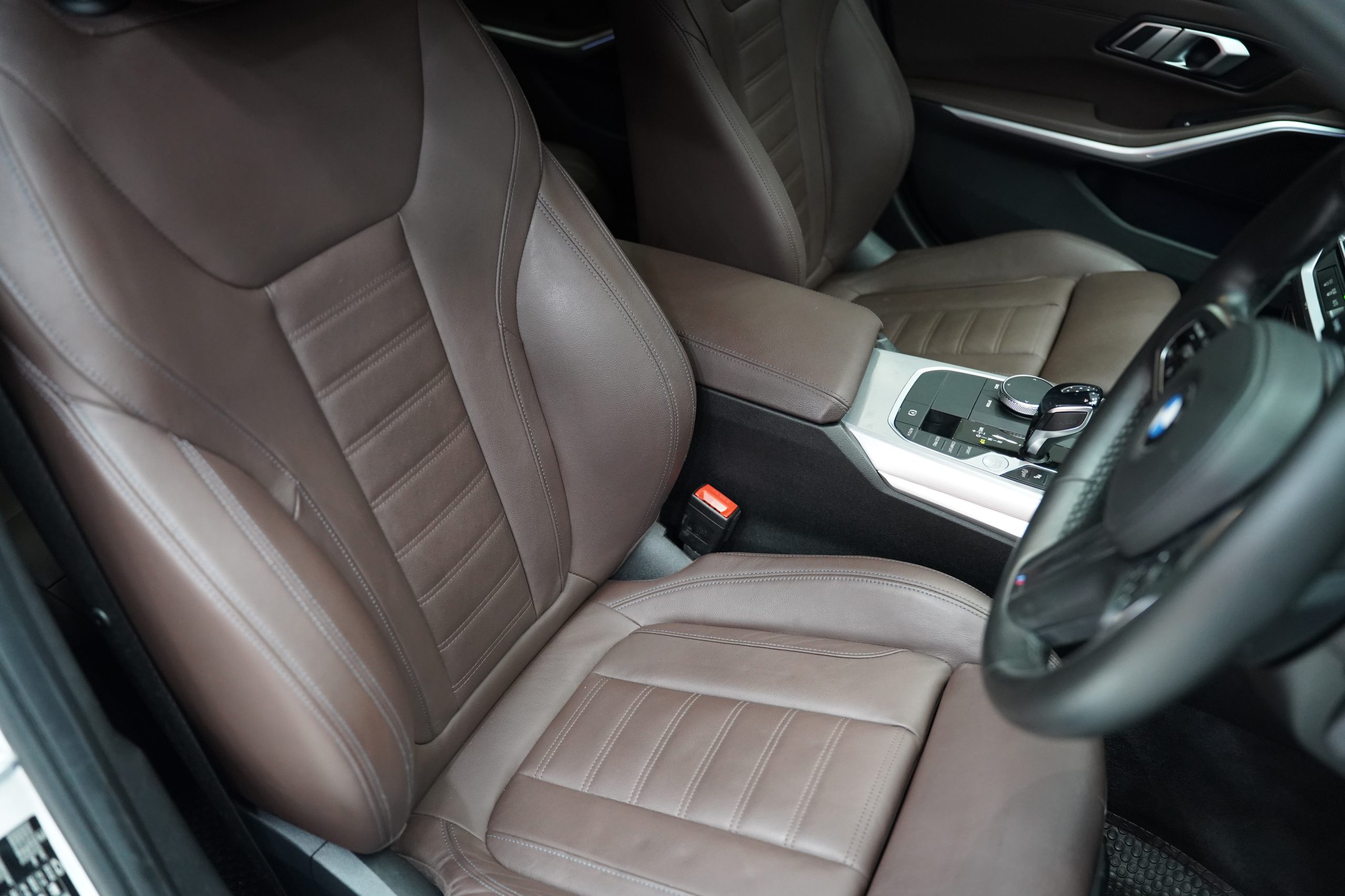 2020 BMW 320d 2.0 G20 (ปี 19-26) M Sport Sedan - Image 18