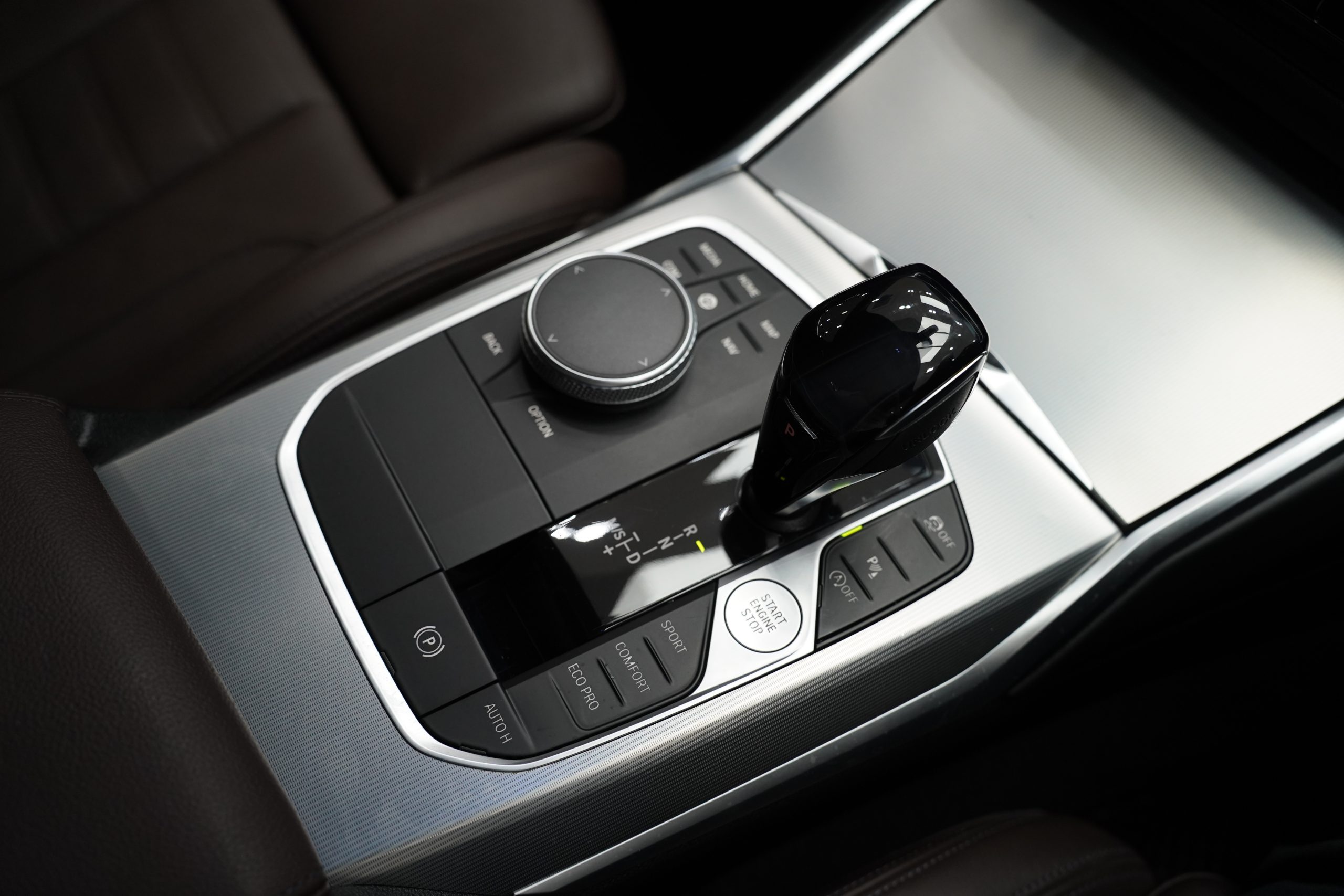 2020 BMW 320d 2.0 G20 (ปี 19-26) M Sport Sedan - Image 23