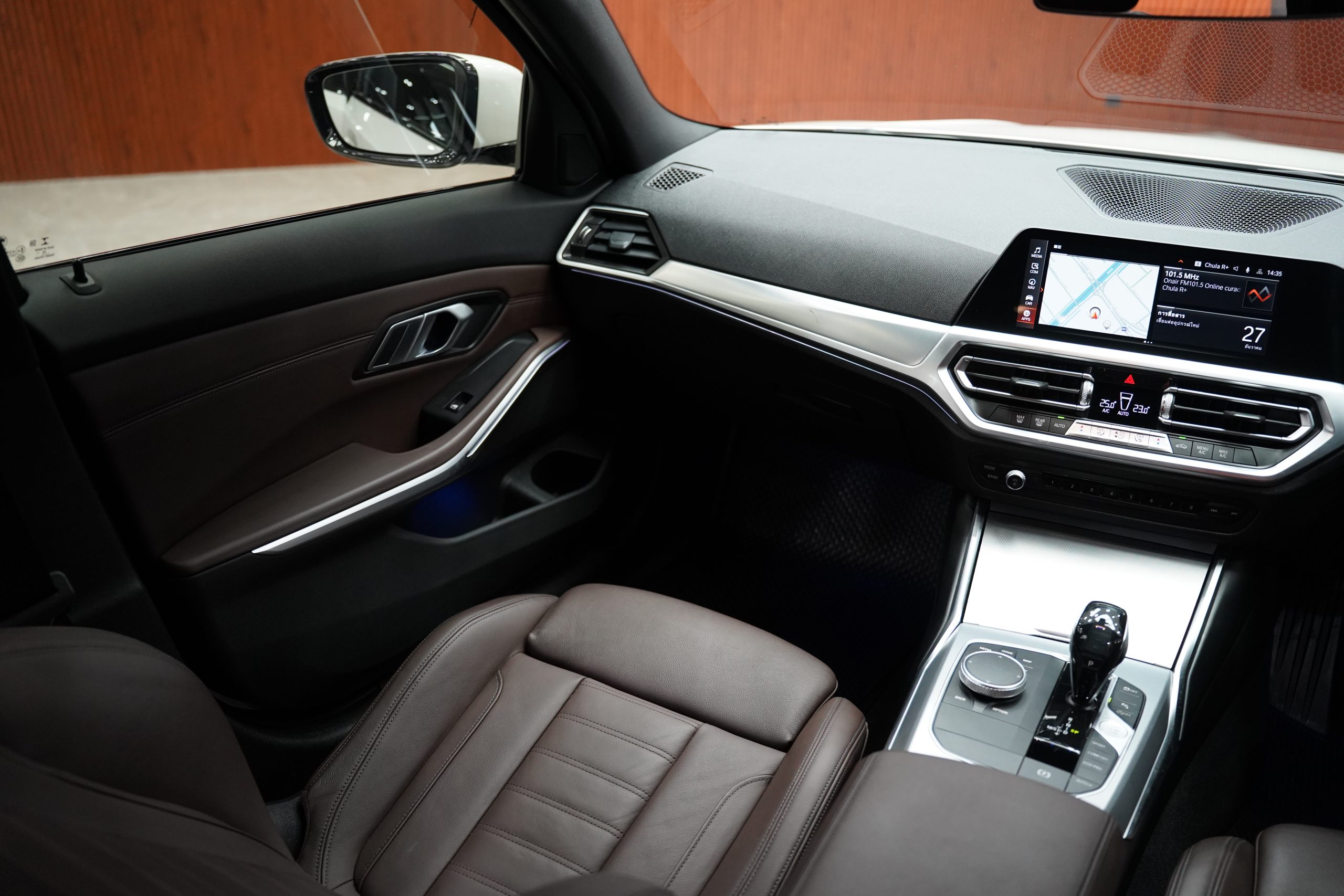 2020 BMW 320d 2.0 G20 (ปี 19-26) M Sport Sedan - Image 26