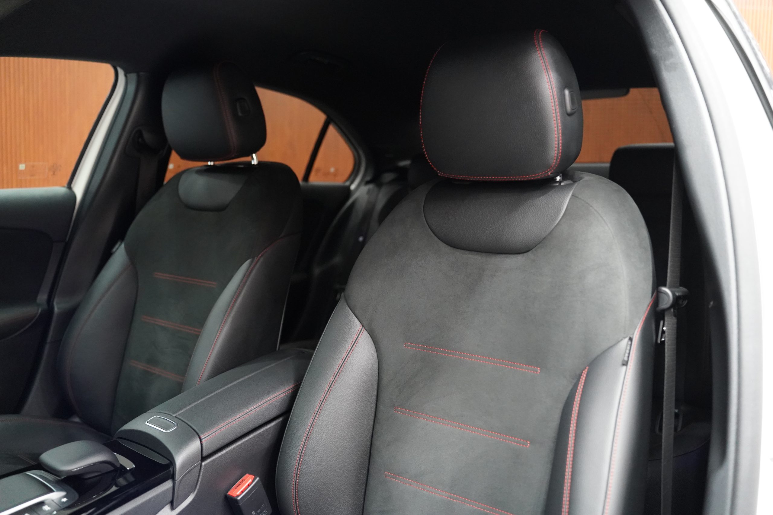 2022 Mercedes-Benz A200 1.3 W177 (ปี 19-25) AMG Dynamic Sedan - Image 12