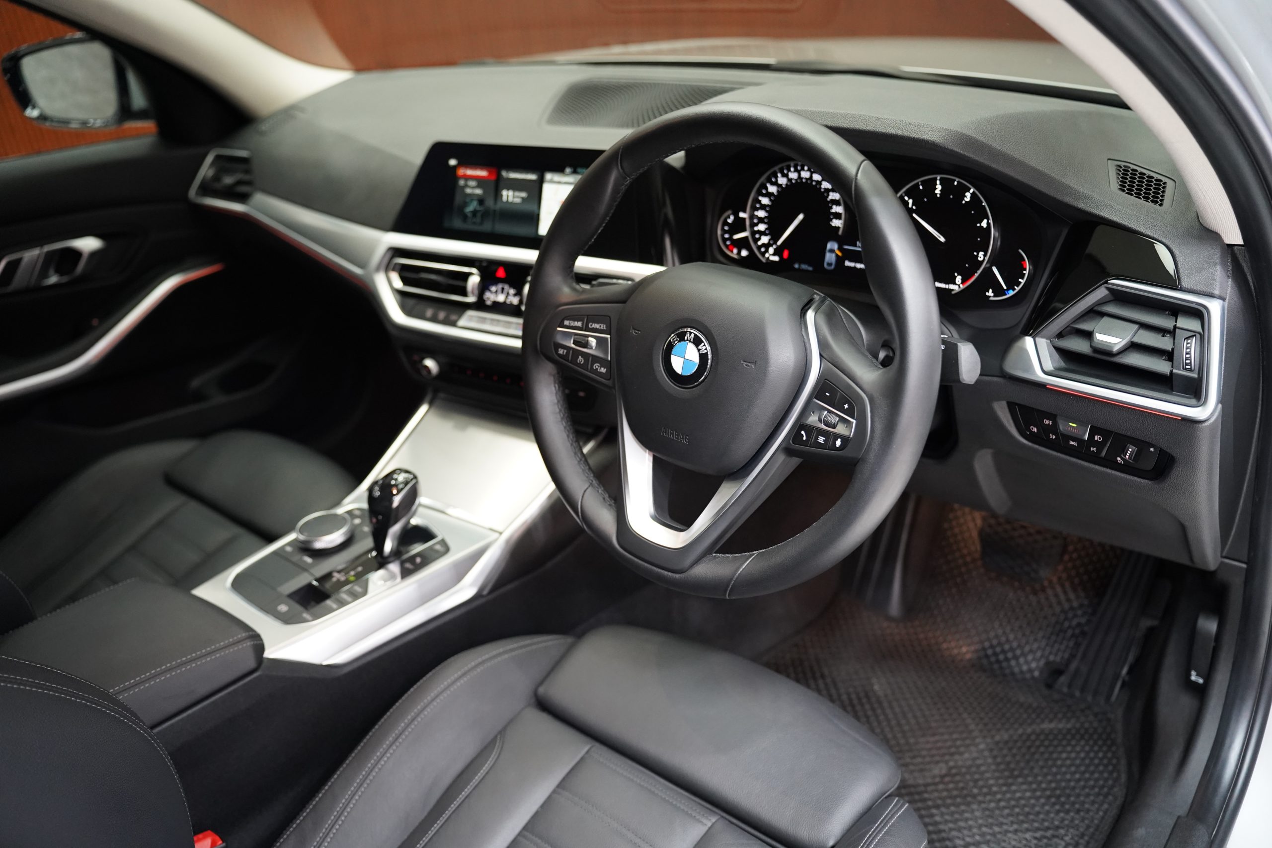 2020 BMW 320d 2.0 G20 (ปี 19-26) Sport Sedan - Image 13