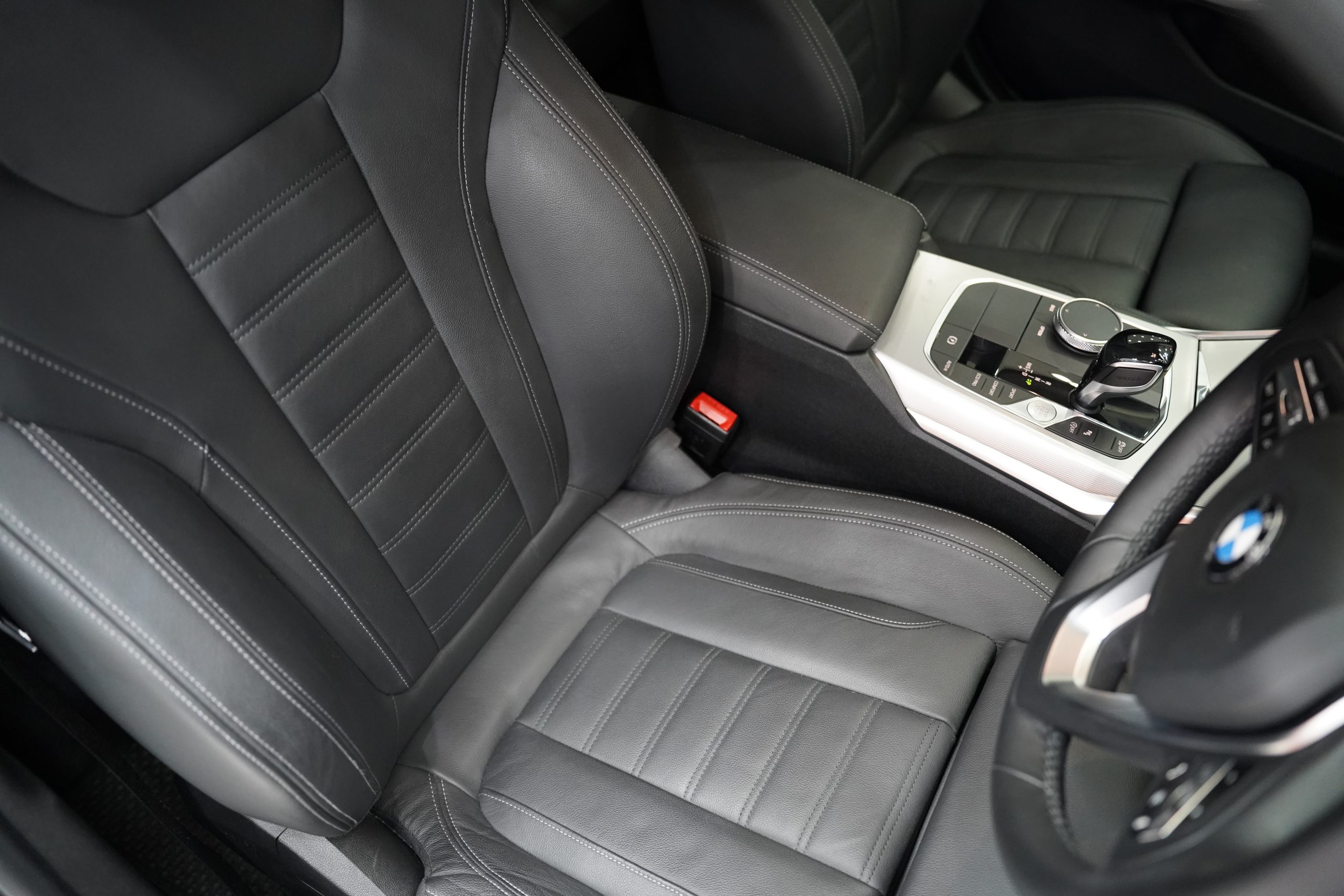 2020 BMW 320d 2.0 G20 (ปี 19-26) Sport Sedan - Image 14