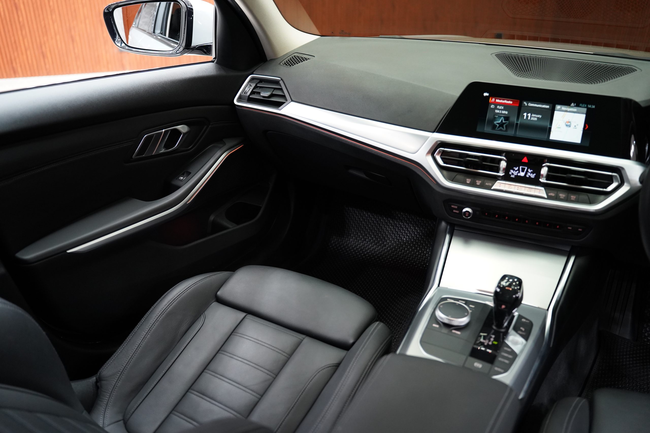 2020 BMW 320d 2.0 G20 (ปี 19-26) Sport Sedan - Image 20