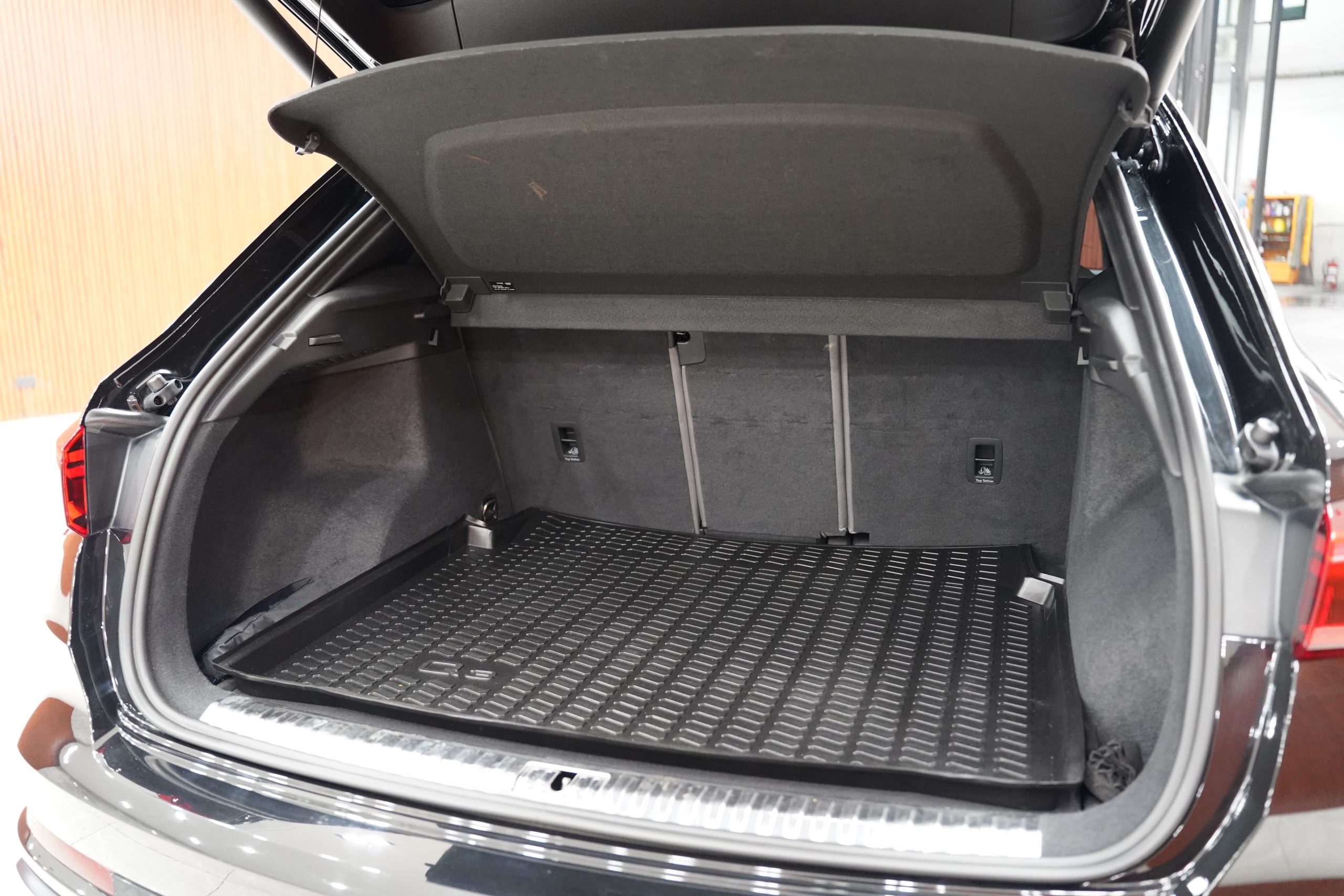 2022 Audi Q3 1.4 (ปี 19-25) 35 TFSI S line SUV - Image 10