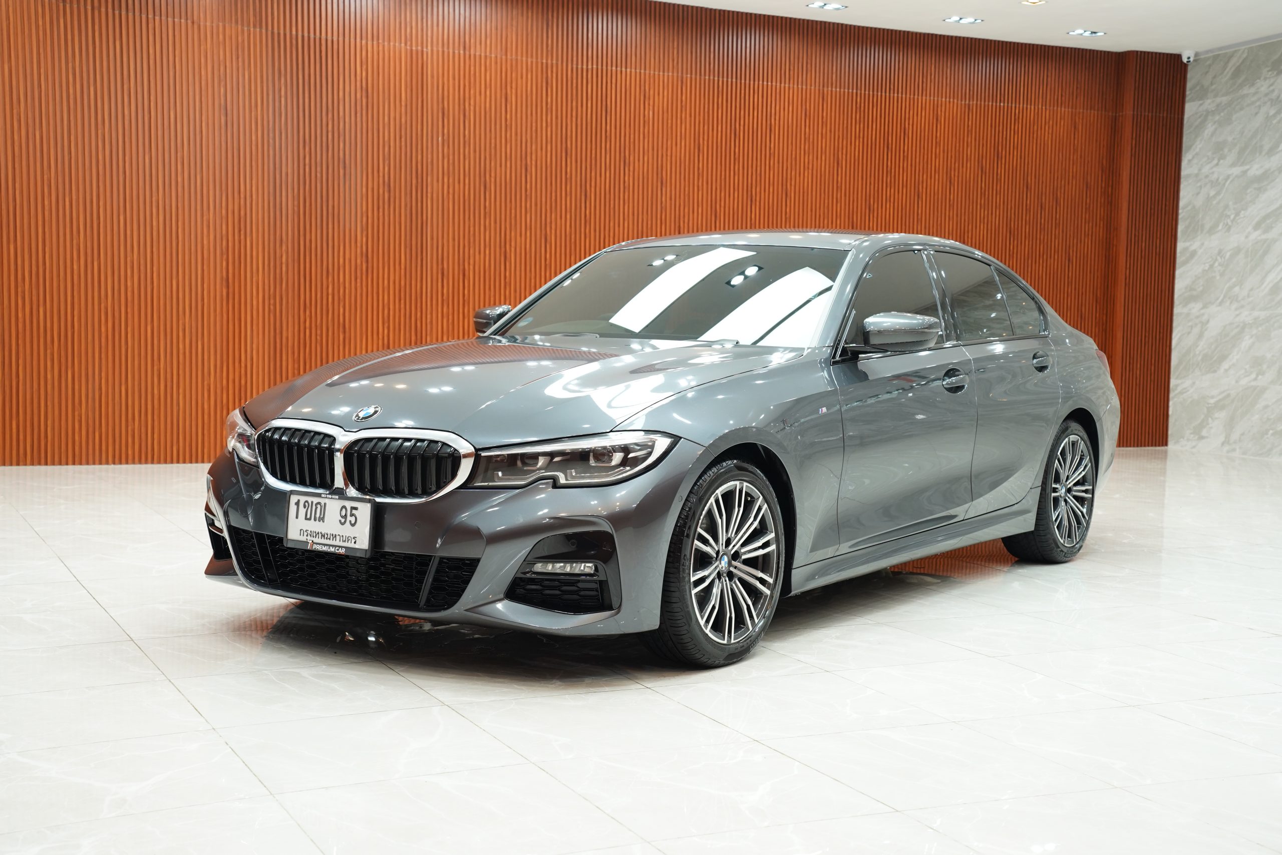 2021 BMW 320d 2.0 G20 (ปี 19-26) M Sport Sedan - Image 4