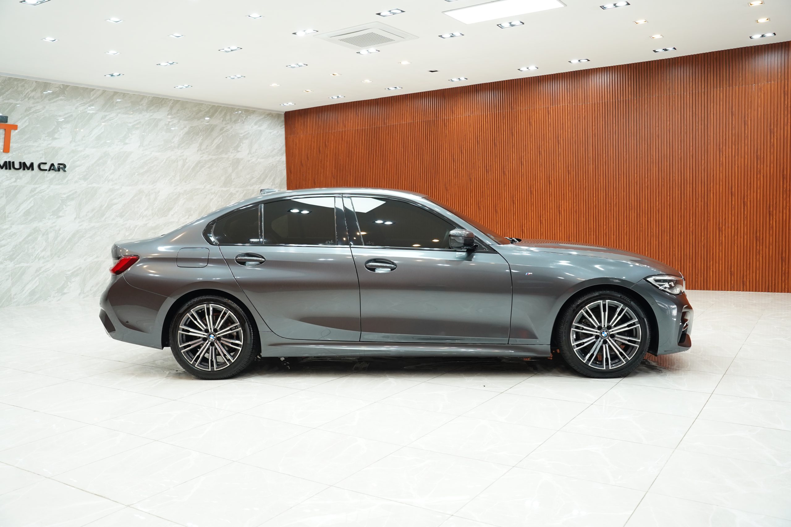 2021 BMW 320d 2.0 G20 (ปี 19-26) M Sport Sedan - Image 5