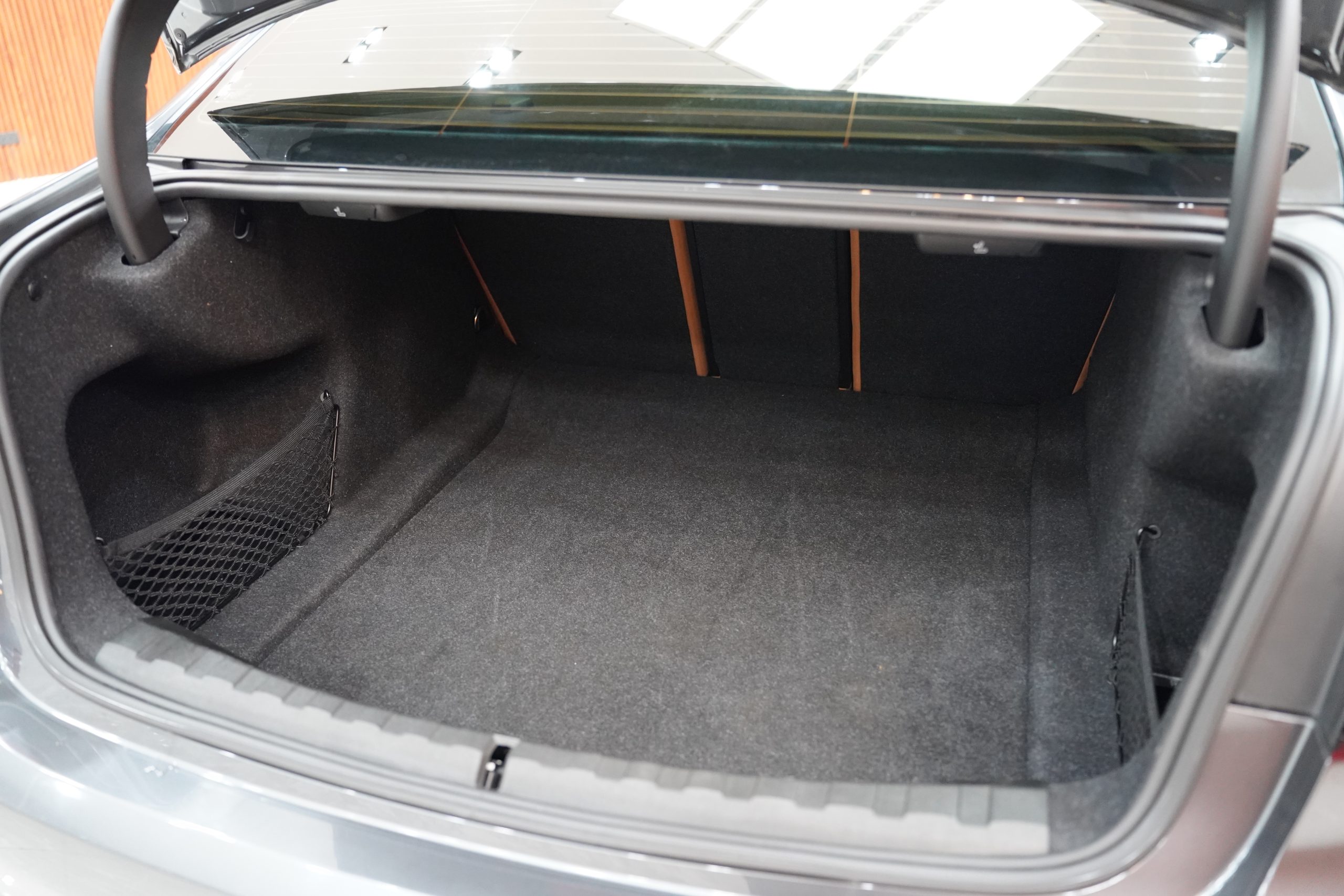 2021 BMW 320d 2.0 G20 (ปี 19-26) M Sport Sedan - Image 10