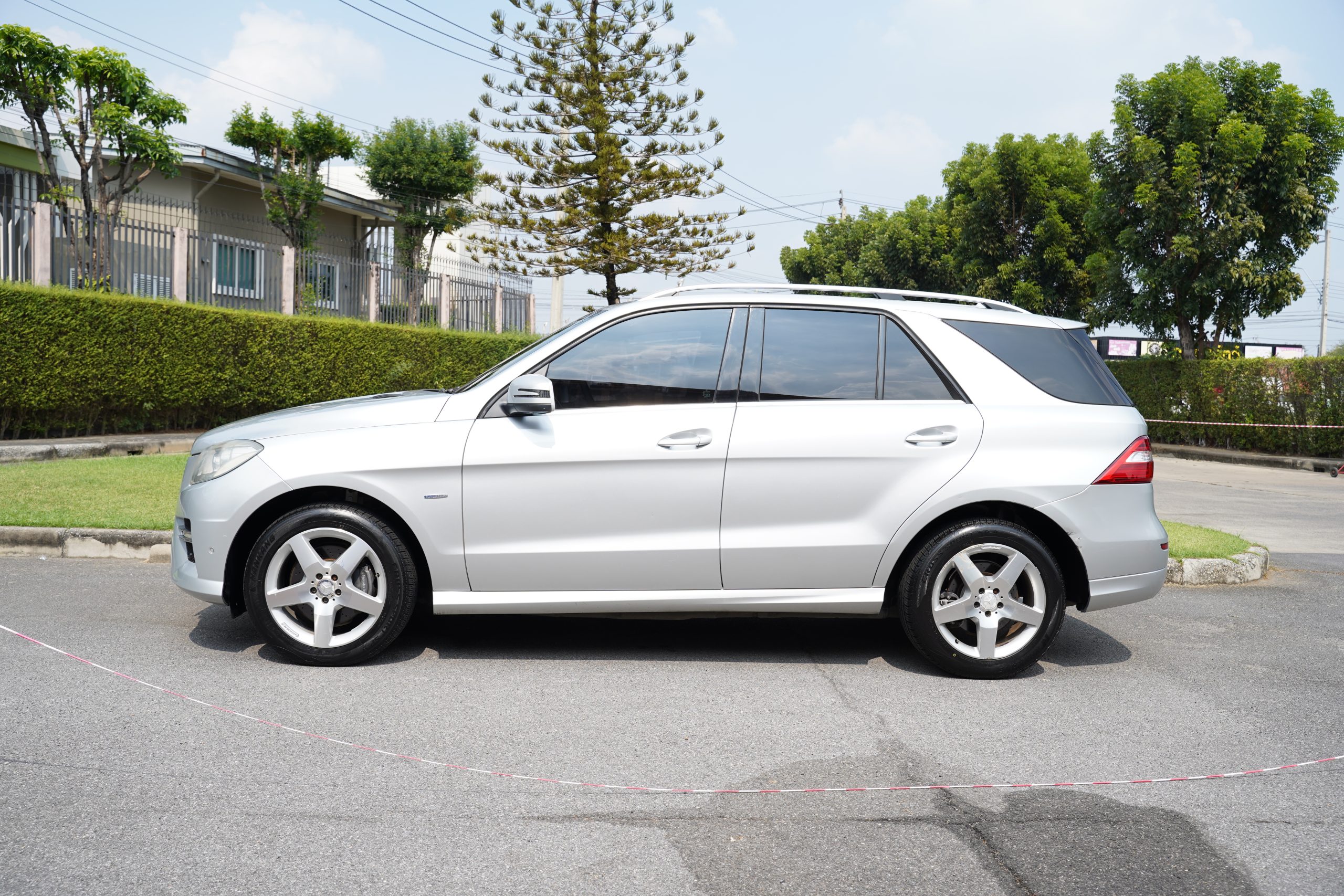 2012 Mercedes-Benz ML250 2.1 W166 (ปี 12-16) CDI BlueEFFICIENCY 4WD SUV - Image 4