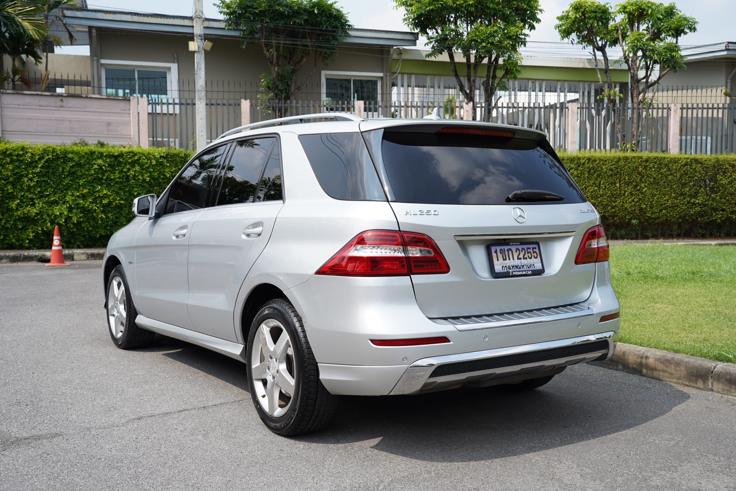 2012 Mercedes-Benz ML250 2.1 W166 (ปี 12-16) CDI BlueEFFICIENCY 4WD SUV - Image 5