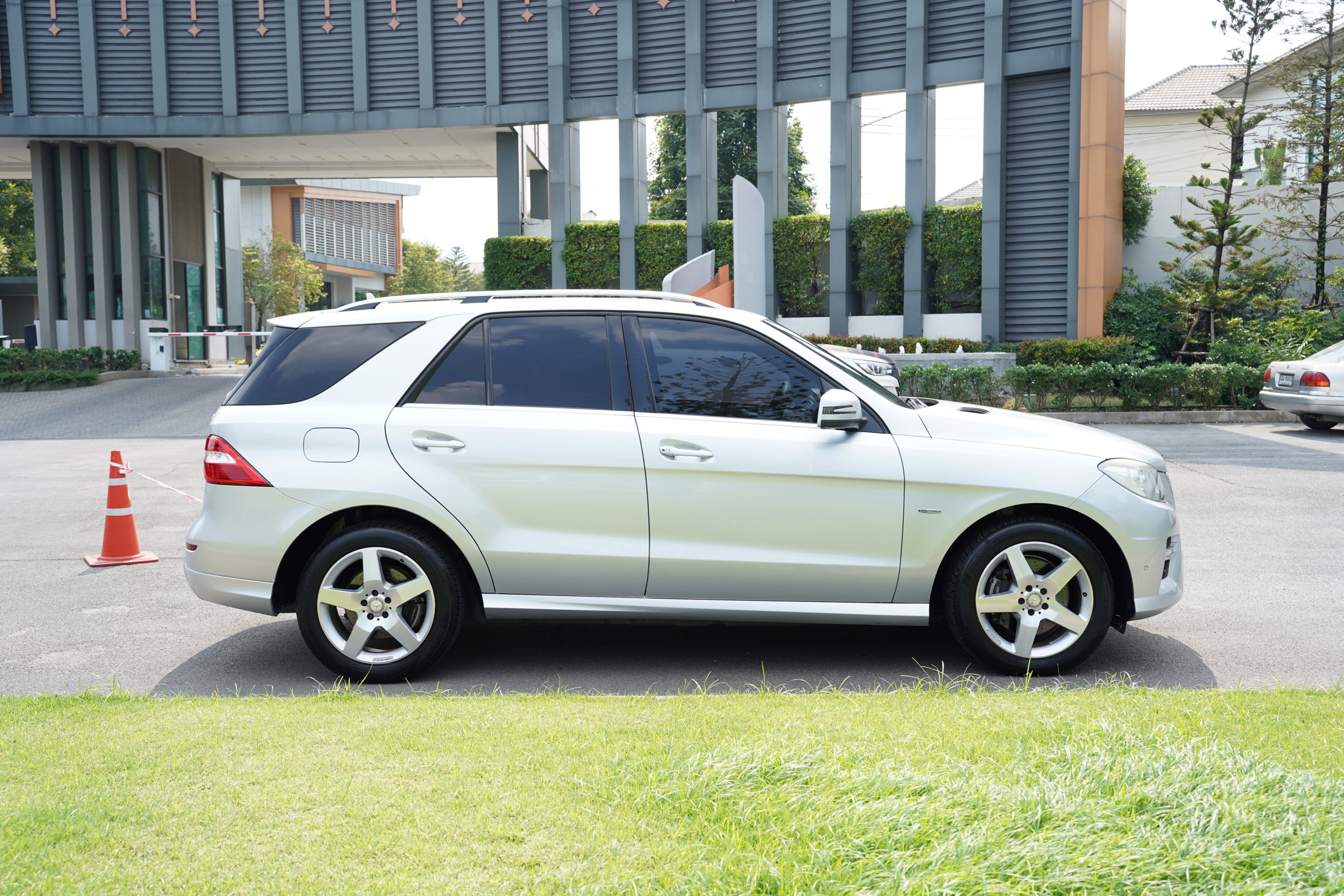 2012 Mercedes-Benz ML250 2.1 W166 (ปี 12-16) CDI BlueEFFICIENCY 4WD SUV - Image 8
